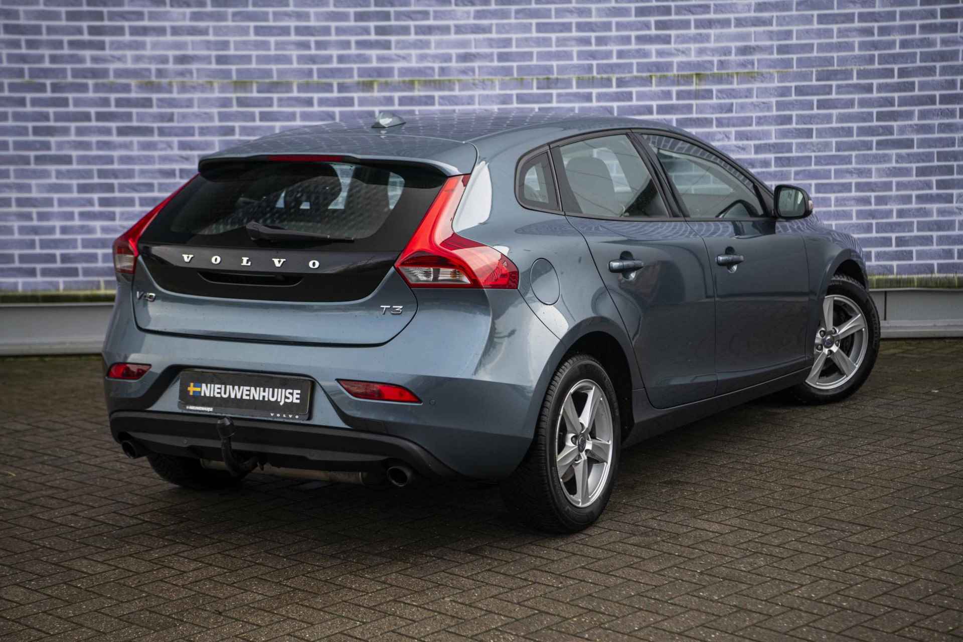 Volvo V40 1.6 T3 Kinetic | Nieuwe distributieriem | Trekhaak |  Parkeersensoren | Stoelverwarming | Climate control |  Parkeer camera  | - 17/32