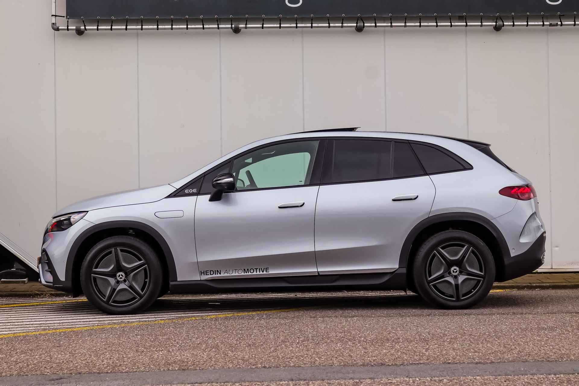 Mercedes-Benz EQE EQE SUV 350 4MATIC AMG Line | Premium Plus Pakket | Nightpakket | Airmatic | Distronic | Panoramadak | Head-Up | 360° Camera | Burmester 3D Audio | Sfeerverlichting - 8/40