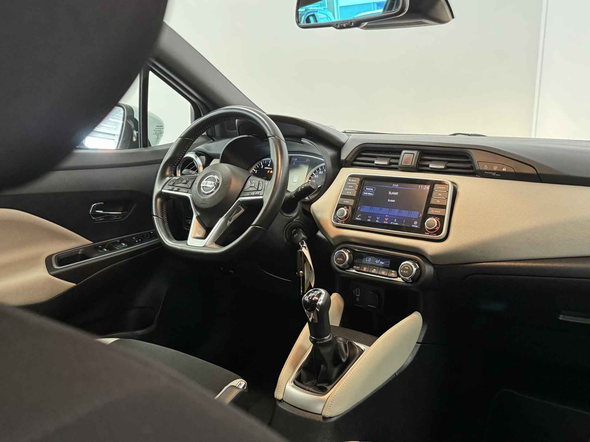 Nissan Micra 1.0 IG-T 100 N-Connecta | Navigatie | Camera | Regensensor - 4/40