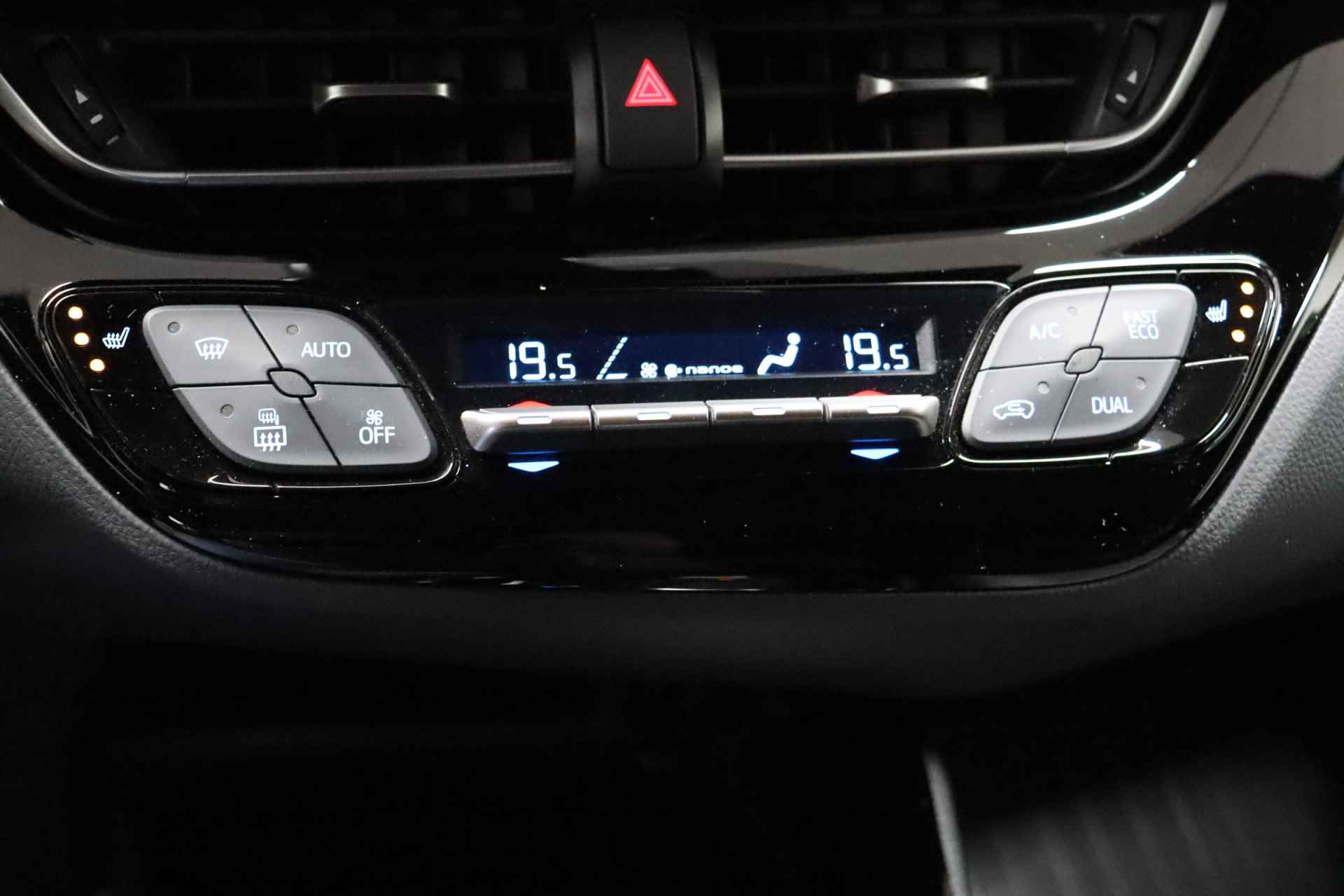 Toyota C-HR 1.8 Hybrid Executive | Navigatie | Cruise adaptief | Clima - 15/30