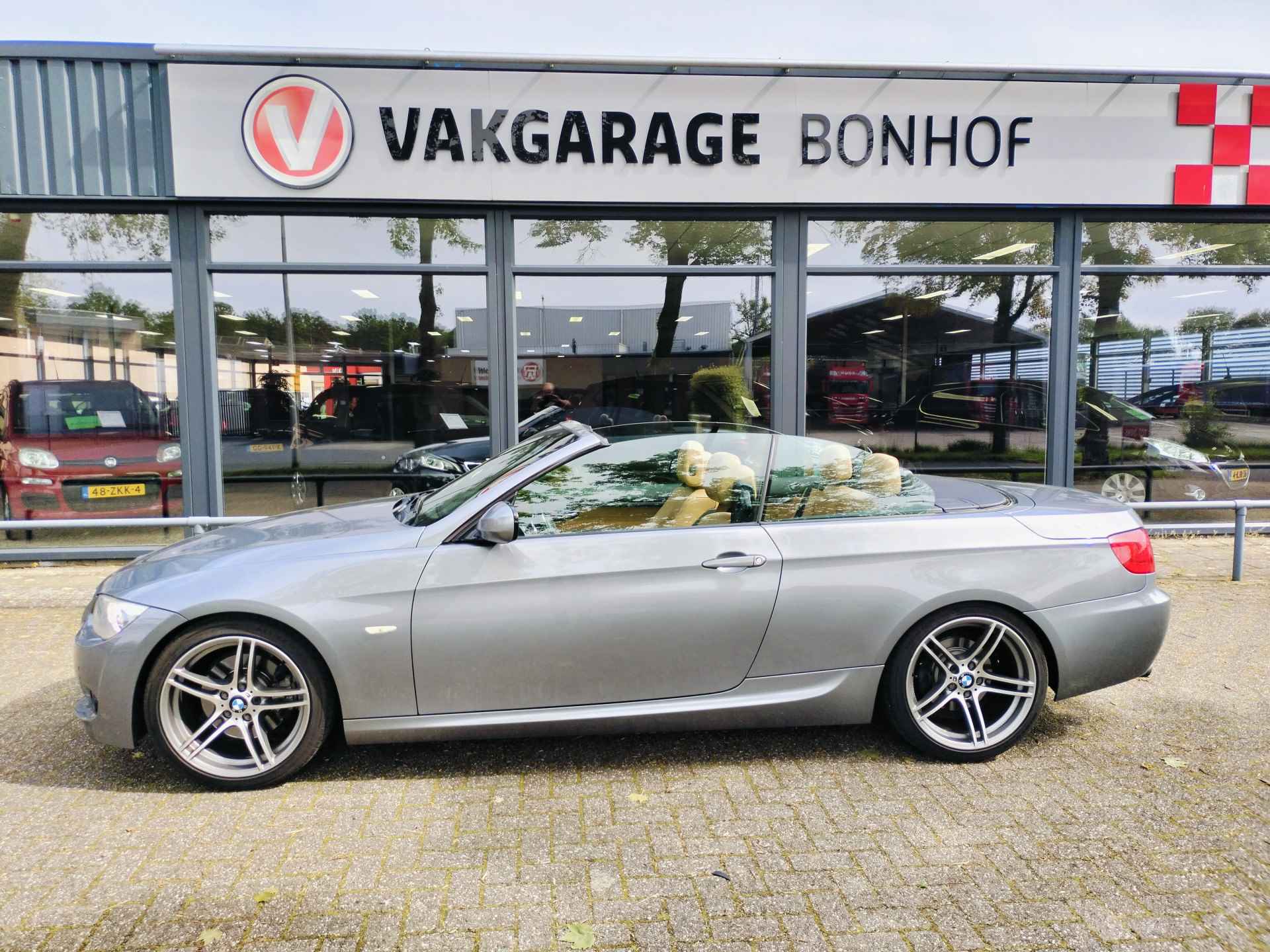 BMW 3 Serie Cabrio 325i LCI-M-NAP - 3/18