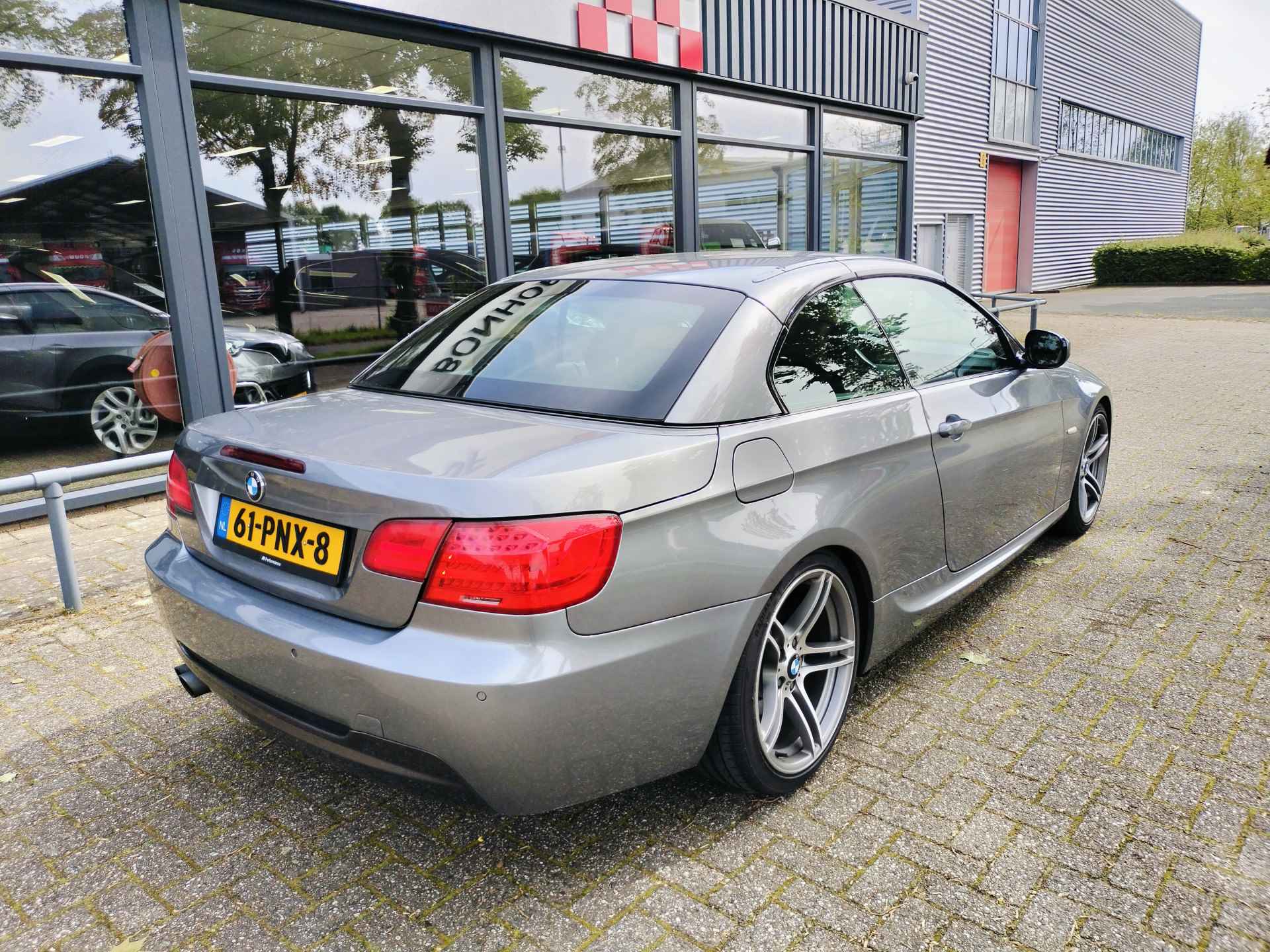 BMW 3 Serie Cabrio 325i LCI-M-NAP - 14/18