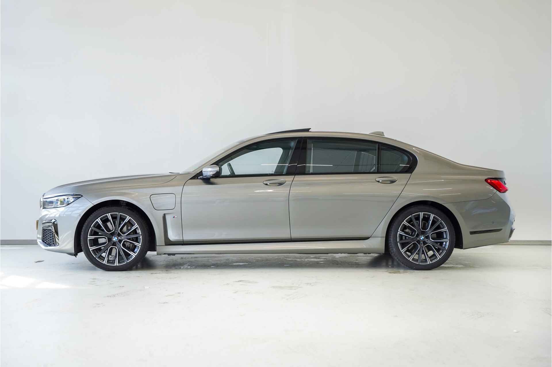 BMW 7 Serie 745Le xDrive High Executive M Sportpakket Aut. - 4/44