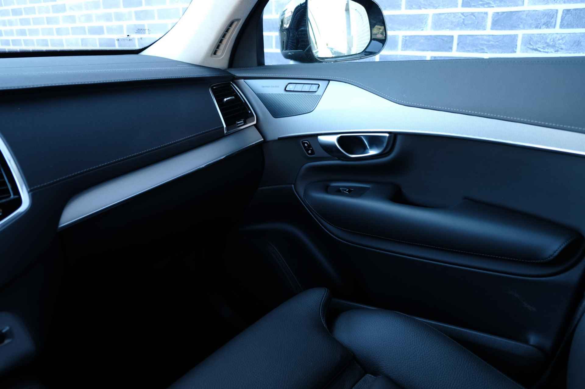 Volvo XC90 T8 Recharge AWD Ultimate Dark Long Range | Luchtvering | Trekhaak | Head-up Display | 360° Camera | Panoramadak | Google Maps - 27/41