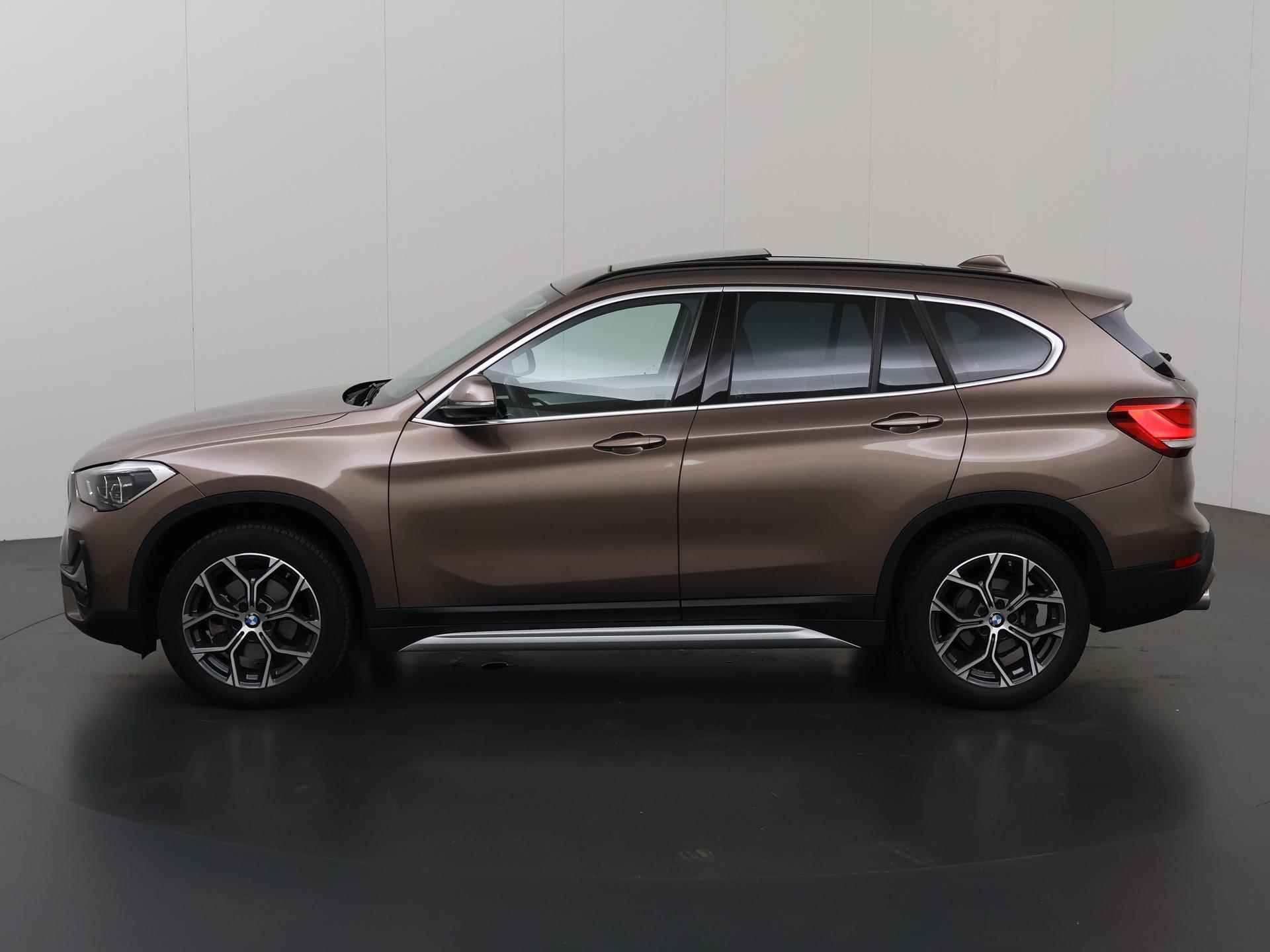 BMW X1 sDrive18d High Executive Edition X-Line | FaceLift | Panoramadak | Lederen Interieur | Groot Navigatie | HUD | Camera | DAB | Stoelverwarming | Ele. kofferdeksel | LED | - 6/41