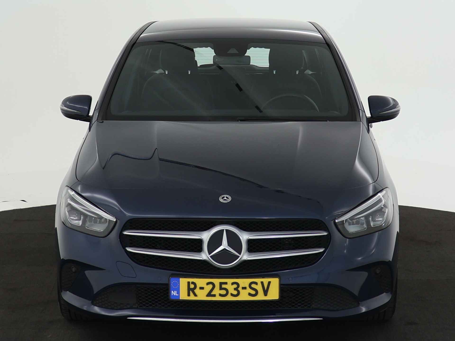 Mercedes-Benz B-Klasse 180 Business Line | Trekhaak | Parkeerpakket met achteruitrijcamera | EASY-PACK-achterklep | Stoelverwarming voor | Spiegelpakket | Cruise control Inclusief 24 maanden Mercedes-Benz Certified garantie voor Europa. - 22/39