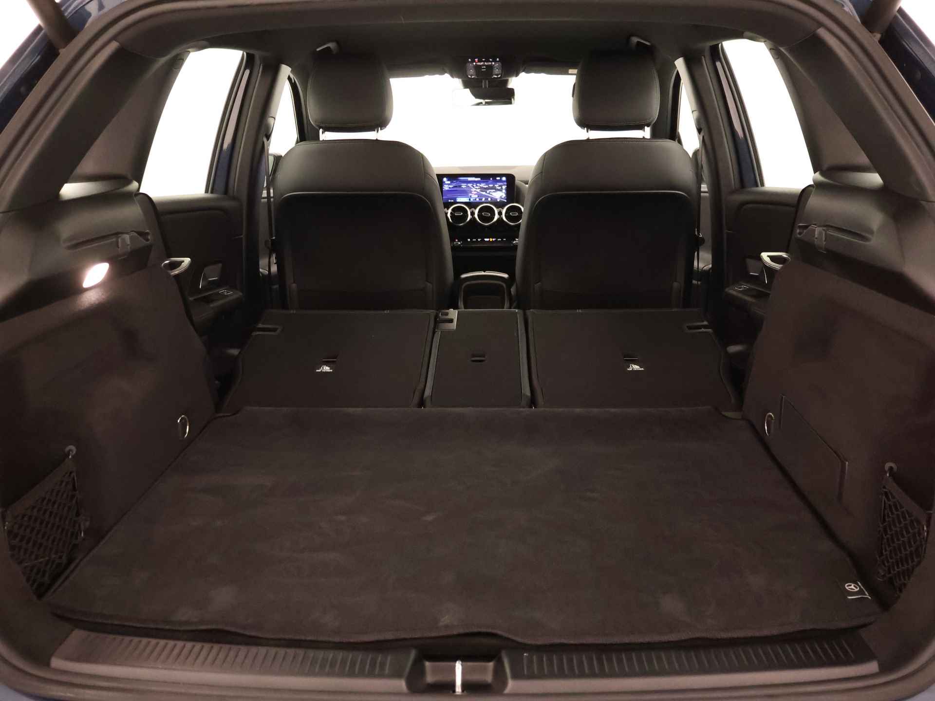 Mercedes-Benz B-Klasse 180 Business Line | Trekhaak | Parkeerpakket met achteruitrijcamera | EASY-PACK-achterklep | Stoelverwarming voor | Spiegelpakket | Cruise control Inclusief 24 maanden Mercedes-Benz Certified garantie voor Europa. - 34/39