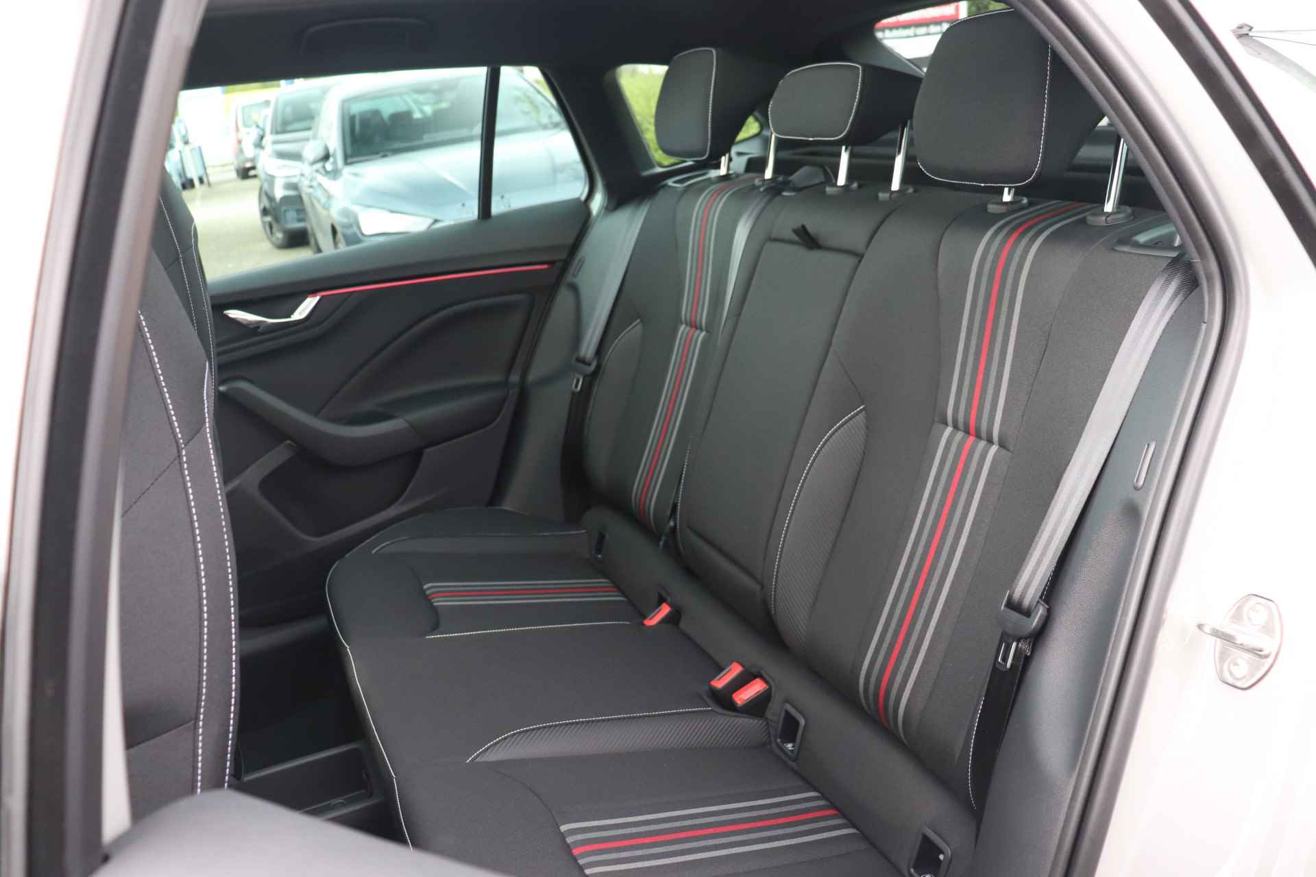 Škoda Scala 1.0 TSI Monte Carlo | Panorama dak | Navigatie | Adaptieve cruise control | Elektrische achterklep | Virtual cockpit | 18 inch - 17/34