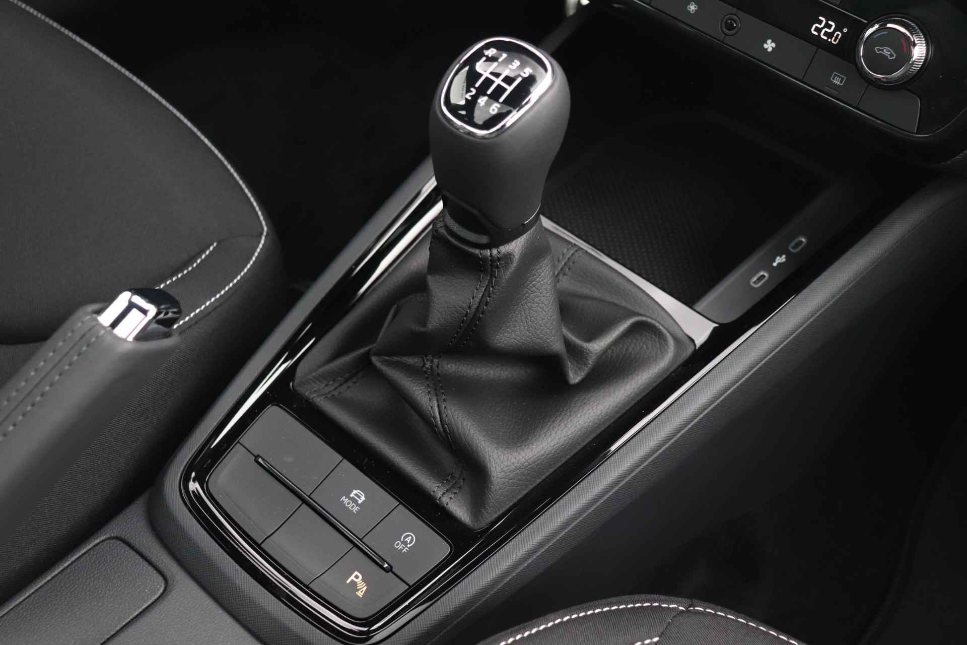 Škoda Scala 1.0 TSI Monte Carlo | Panorama dak | Navigatie | Adaptieve cruise control | Elektrische achterklep | Virtual cockpit | 18 inch - 24/34