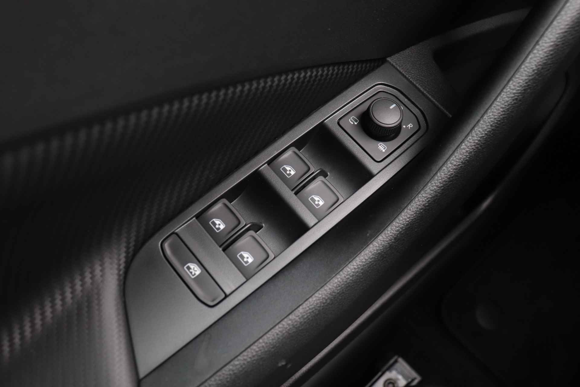 Škoda Scala 1.0 TSI Monte Carlo | Panorama dak | Navigatie | Adaptieve cruise control | Elektrische achterklep | Virtual cockpit | 18 inch - 32/34