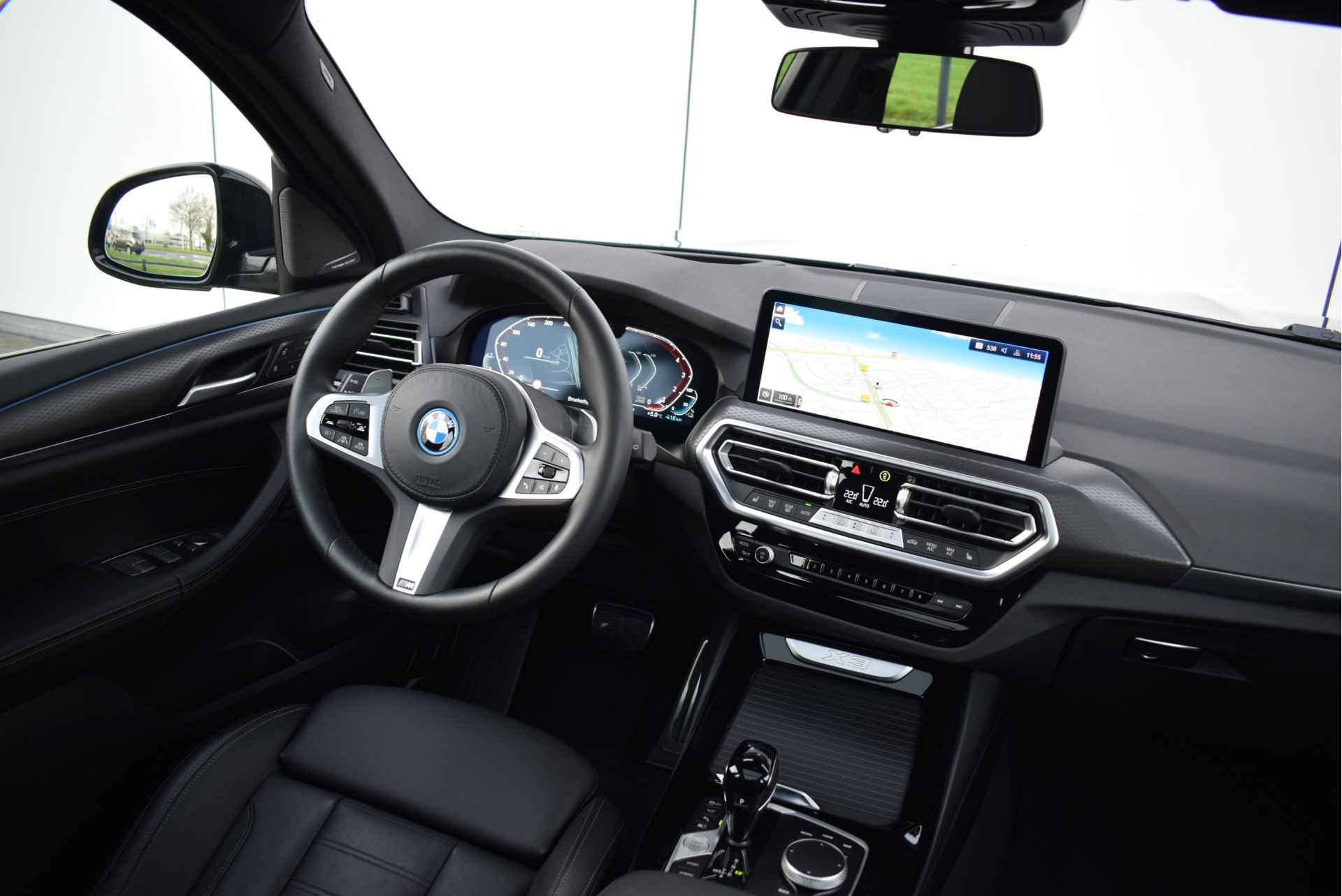 BMW X3 xDrive30e High Executive M Sport Automaat / Panoramadak / Sportstoelen / Stoelverwarming / Adaptieve LED / Parking Assistant Plus / Head-Up / Harman Kardon / Live Cockpit Professional - 15/33