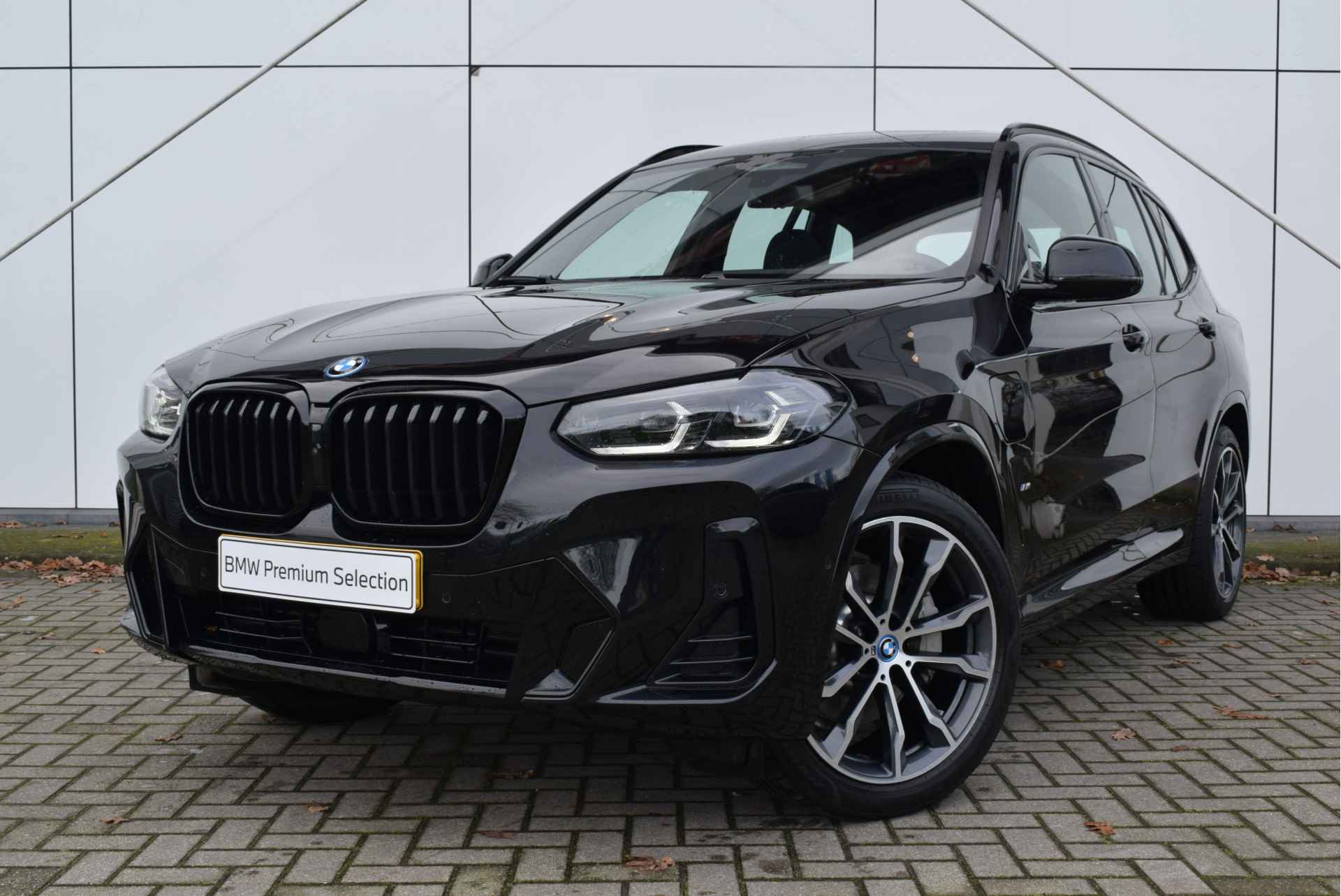 BMW X3 xDrive30e High Executive M Sport Automaat / Panoramadak / Sportstoelen / Stoelverwarming / Adaptieve LED / Parking Assistant Plus / Head-Up / Harman Kardon / Live Cockpit Professional - 33/33