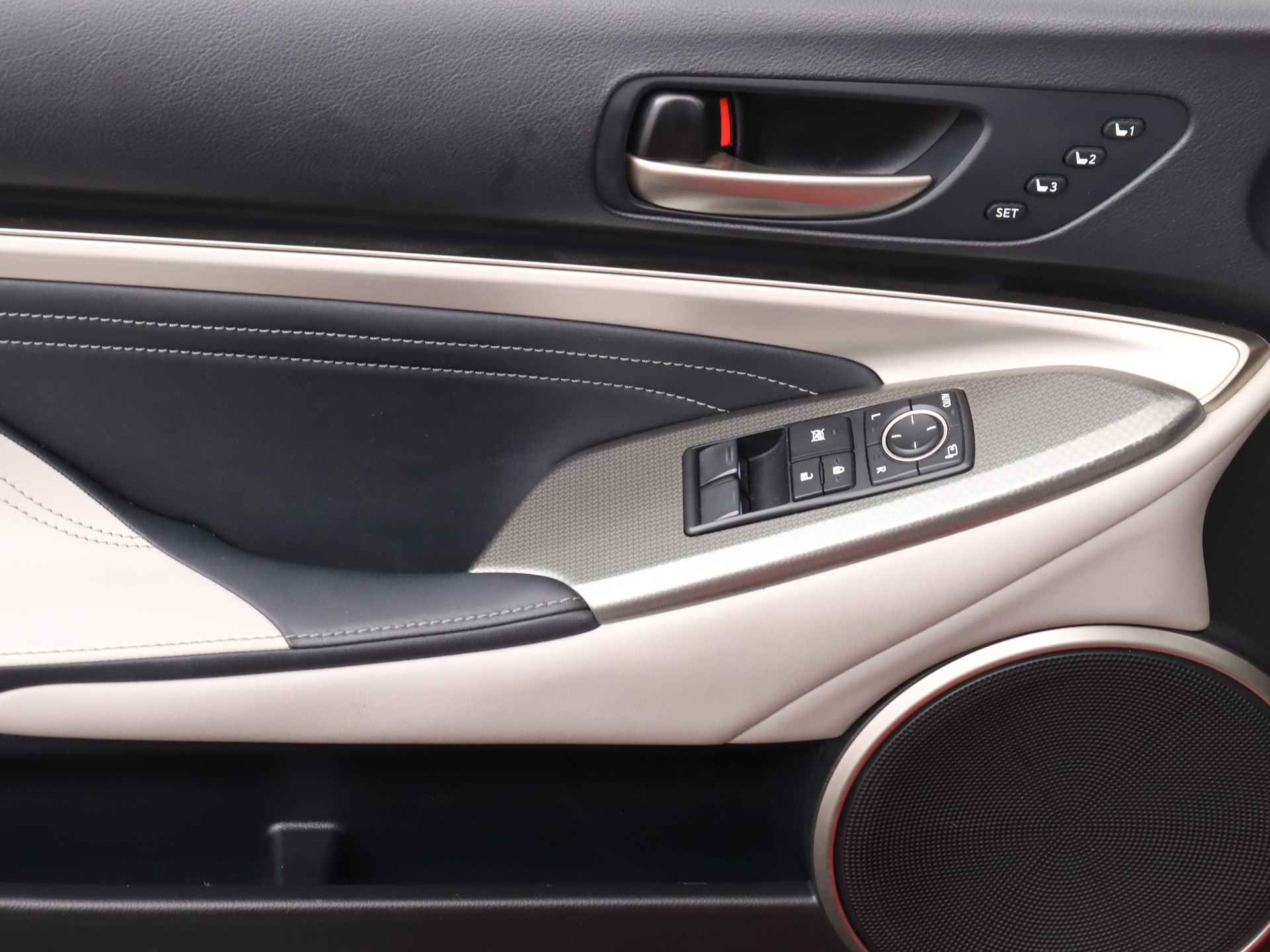 Lexus RC 300h F-Sport Limited | Mark Levinson | Schuifdak | Stoelverwarming en -ventilatie | - 32/45