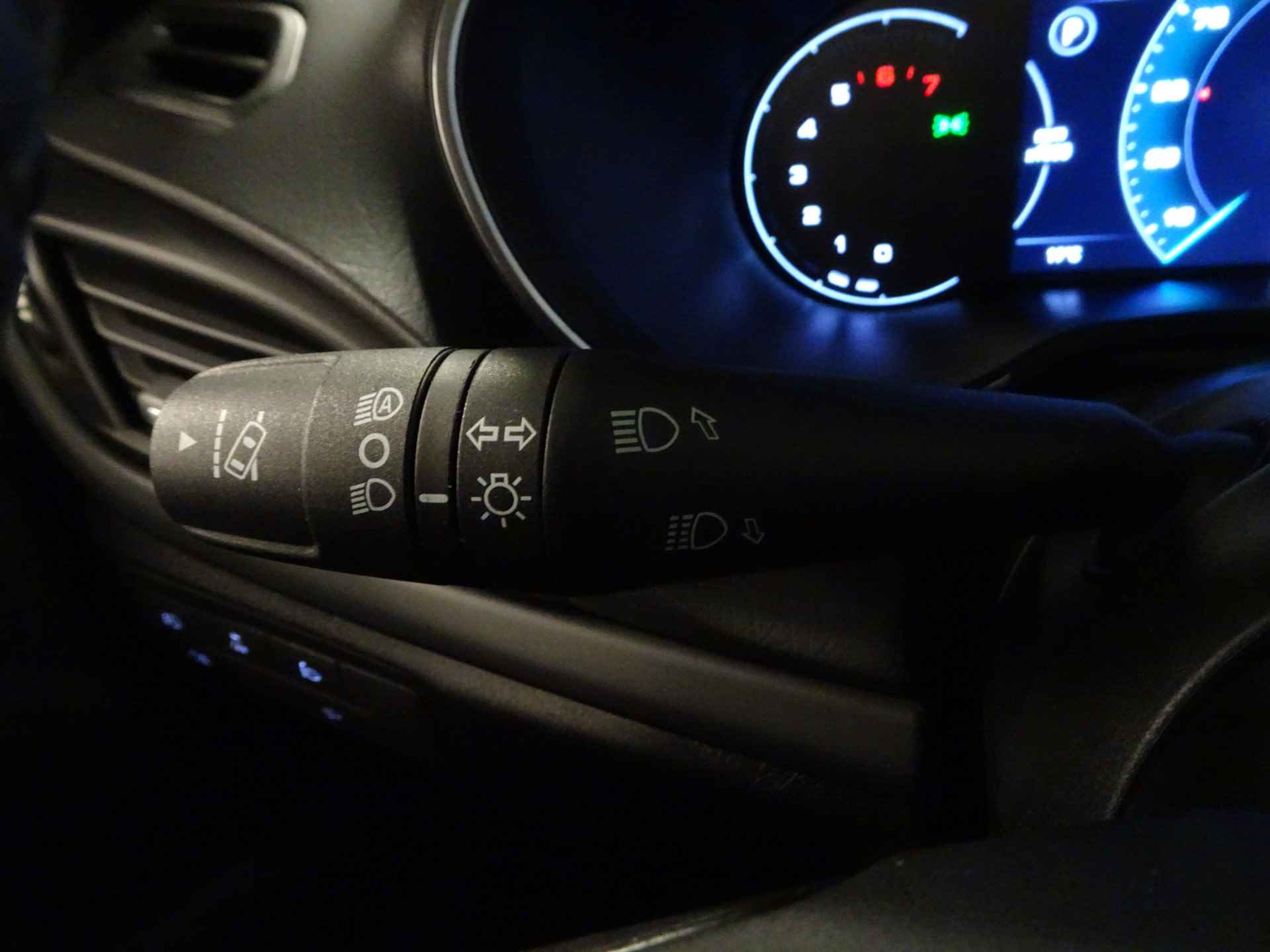 Fiat Tipo Stationwagon Cross 1.5 130PK Hybrid Garmin Automaat | RIJKLAAR! | Camera | Stoelverwarming | Apple Carplay & Android Auto | - 24/55