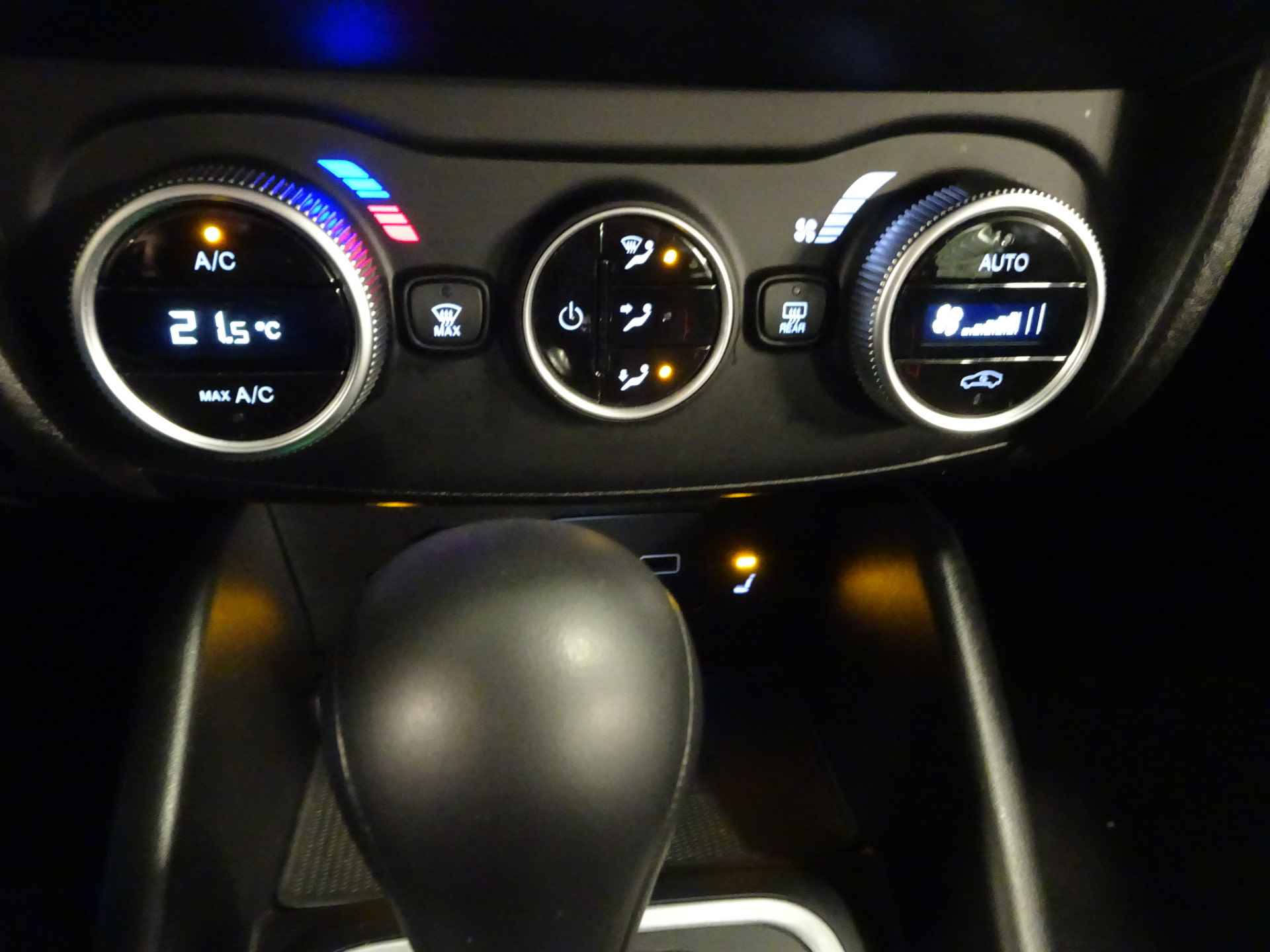 Fiat Tipo Stationwagon Cross 1.5 130PK Hybrid Garmin Automaat | RIJKLAAR! | Camera | Stoelverwarming | Apple Carplay & Android Auto | - 48/55