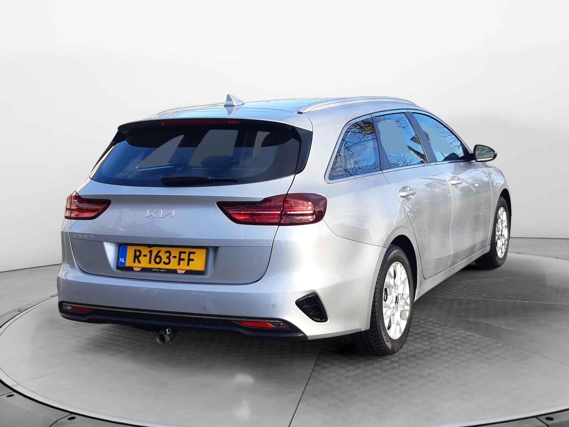 Kia Ceed Sportswagon 1.5 T-GDi DynamicLine (160PK) 1e Eigenaar, Kia-Dealer-Onderhouden, NL-Auto, Trekhaak, 12-Mnd-Bovag, Navigatie/Apple-Carplay/Android-Auto, Airco/Climate, Adaptieve-Cruiscontrol, NL-Auto - 4/33