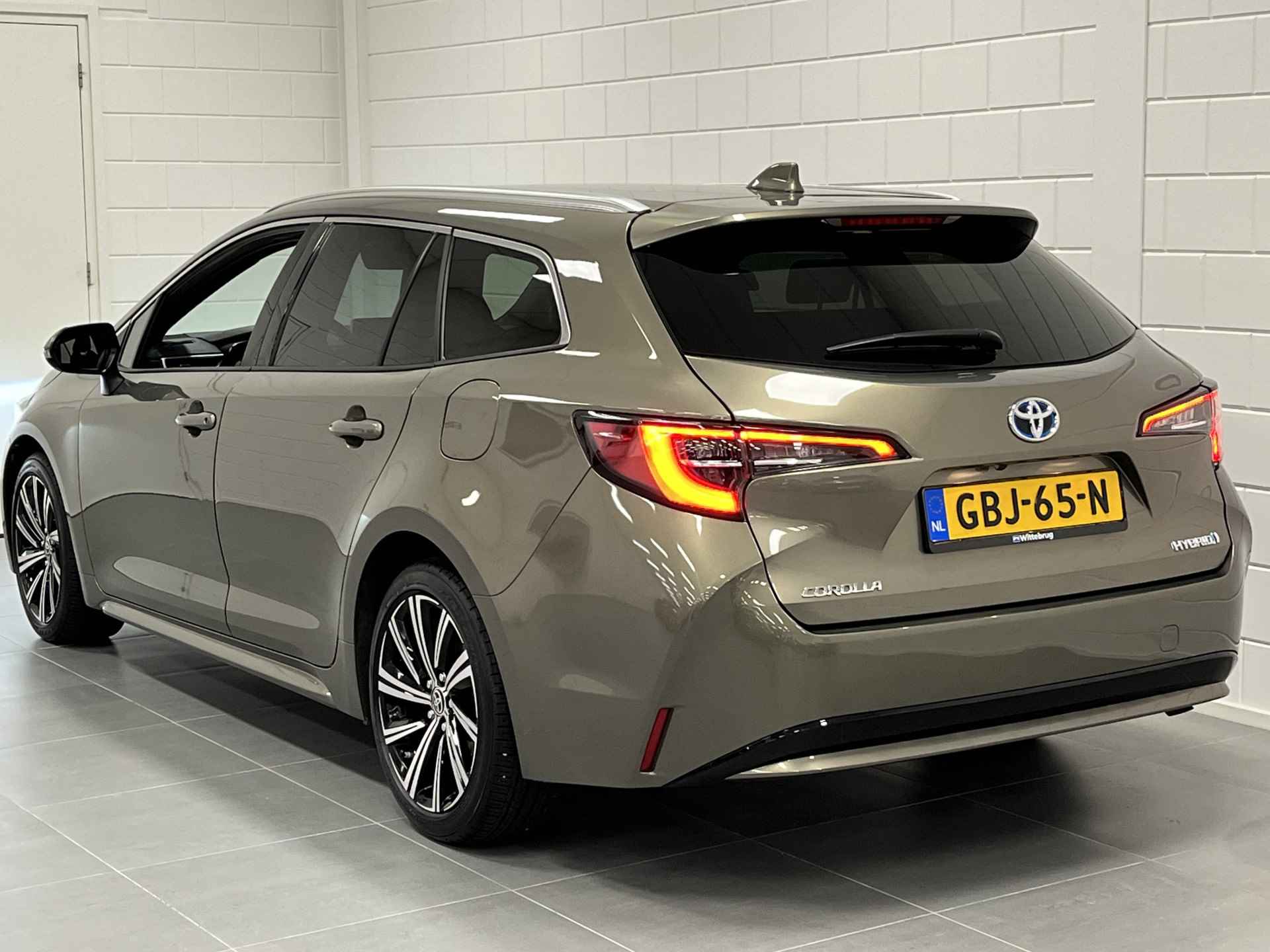 Toyota Corolla Touring Sports 1.8 Hybrid Dynamic FULL LED | NAVIGATIE | KEYLESS | ELEKTRISCHE ACHTERKLEP | COMPLETE AUTO! - 11/41