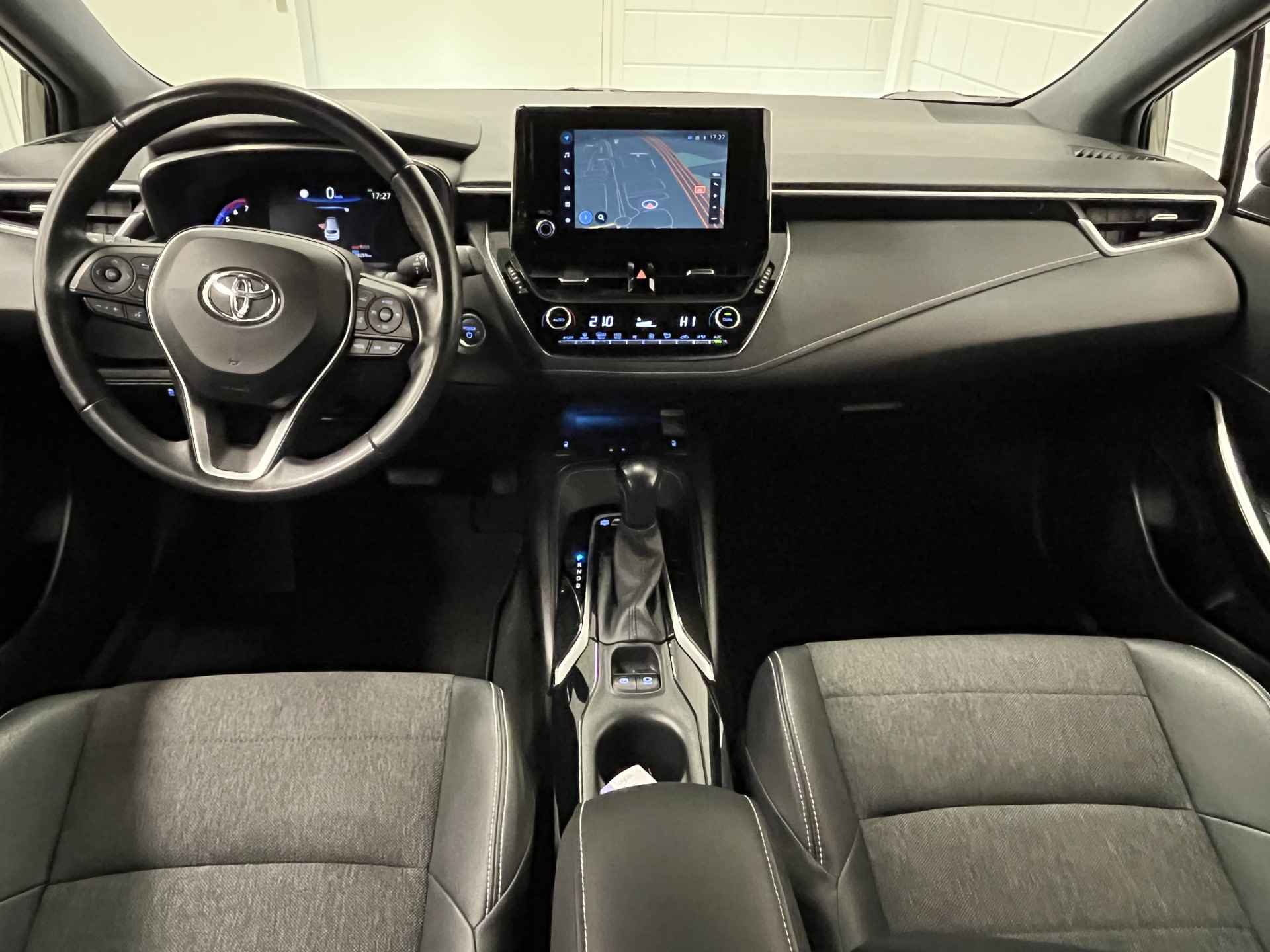 Toyota Corolla Touring Sports 1.8 Hybrid Dynamic FULL LED | NAVIGATIE | KEYLESS | ELEKTRISCHE ACHTERKLEP | COMPLETE AUTO! - 15/41