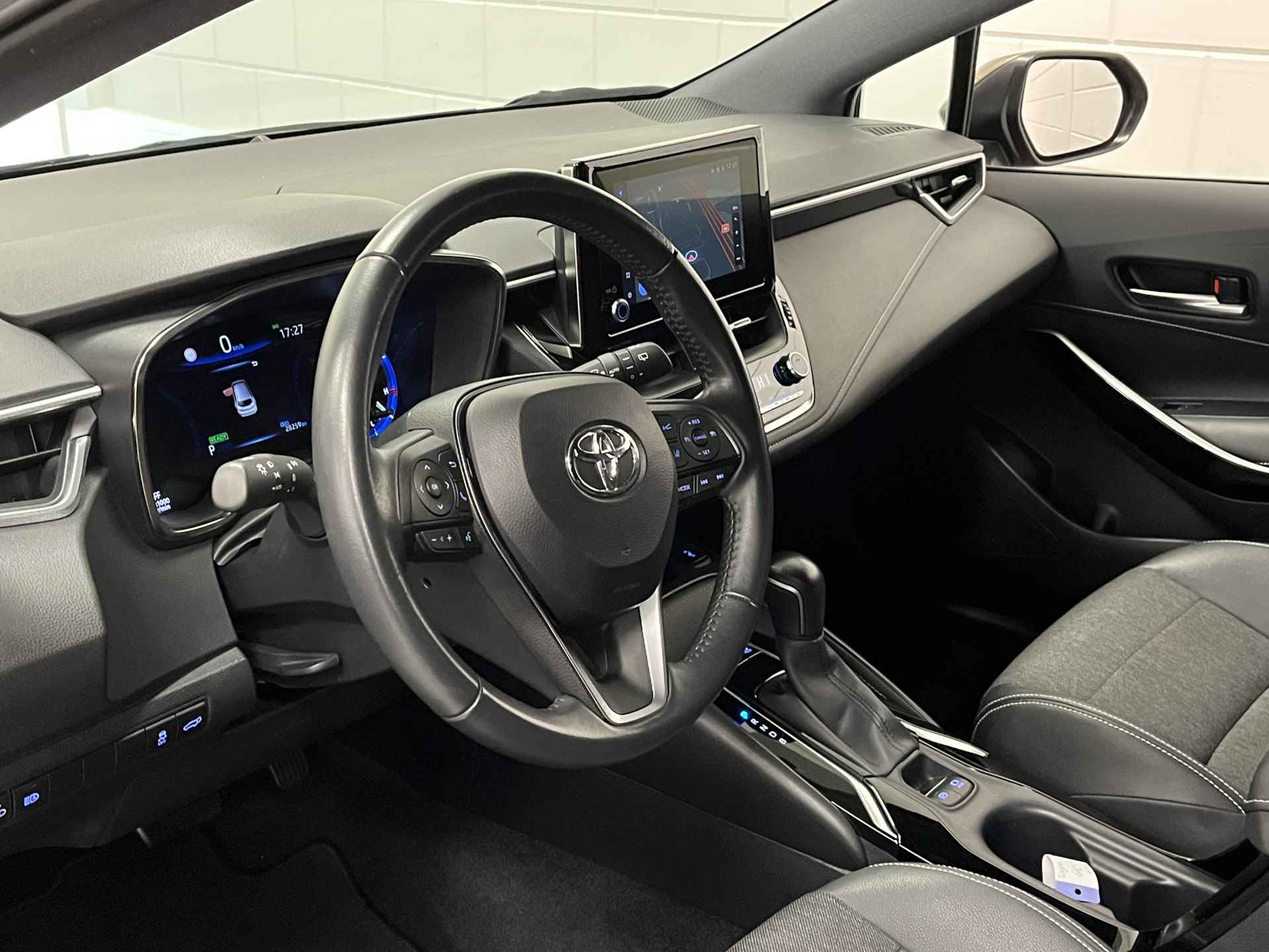 Toyota Corolla Touring Sports 1.8 Hybrid Dynamic FULL LED | NAVIGATIE | KEYLESS | ELEKTRISCHE ACHTERKLEP | COMPLETE AUTO! - 16/41