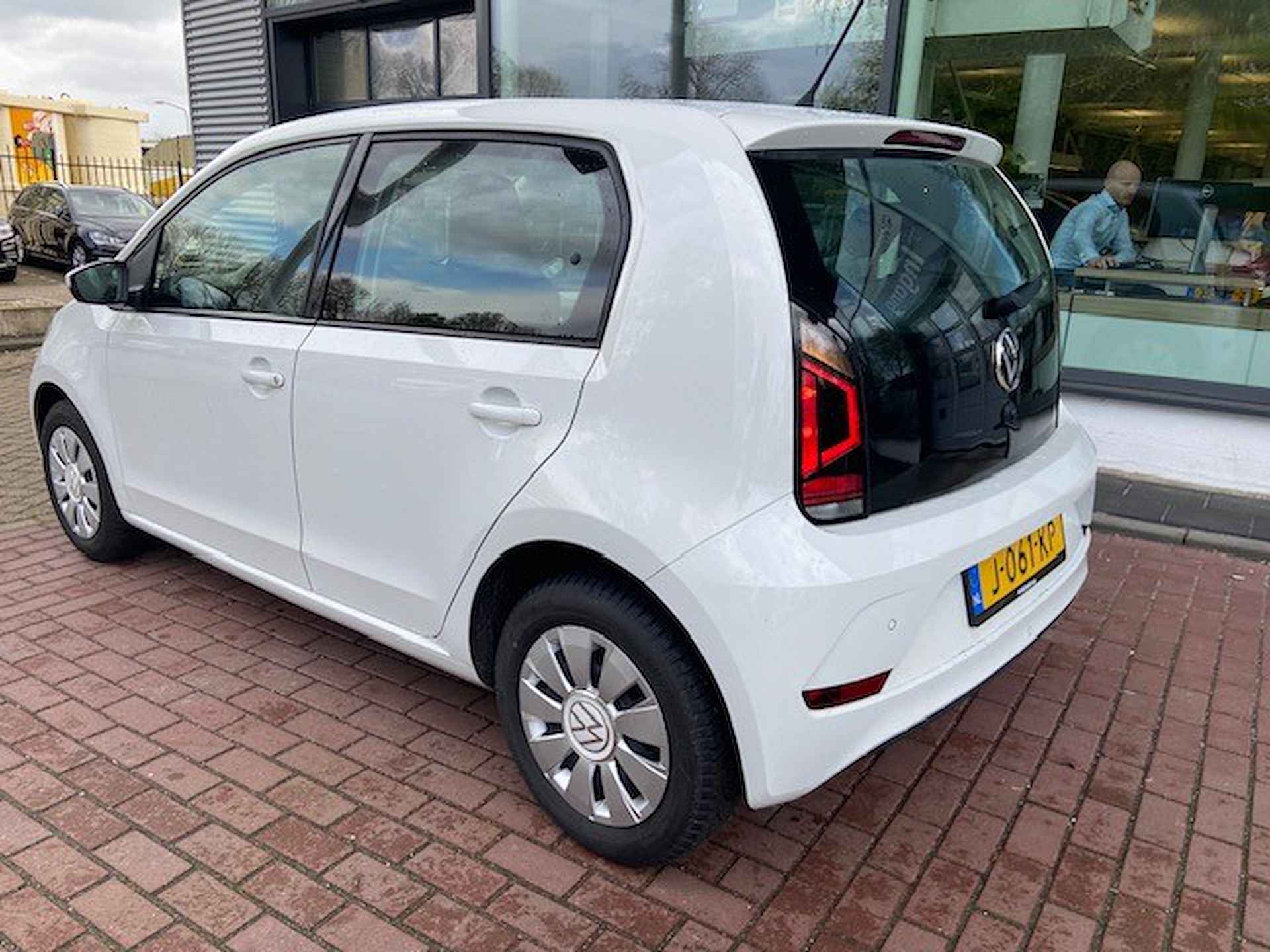 Volkswagen up! 1.0 BMT move up! / Climatronic/ Camera/ Parkeersensor A - 8/16