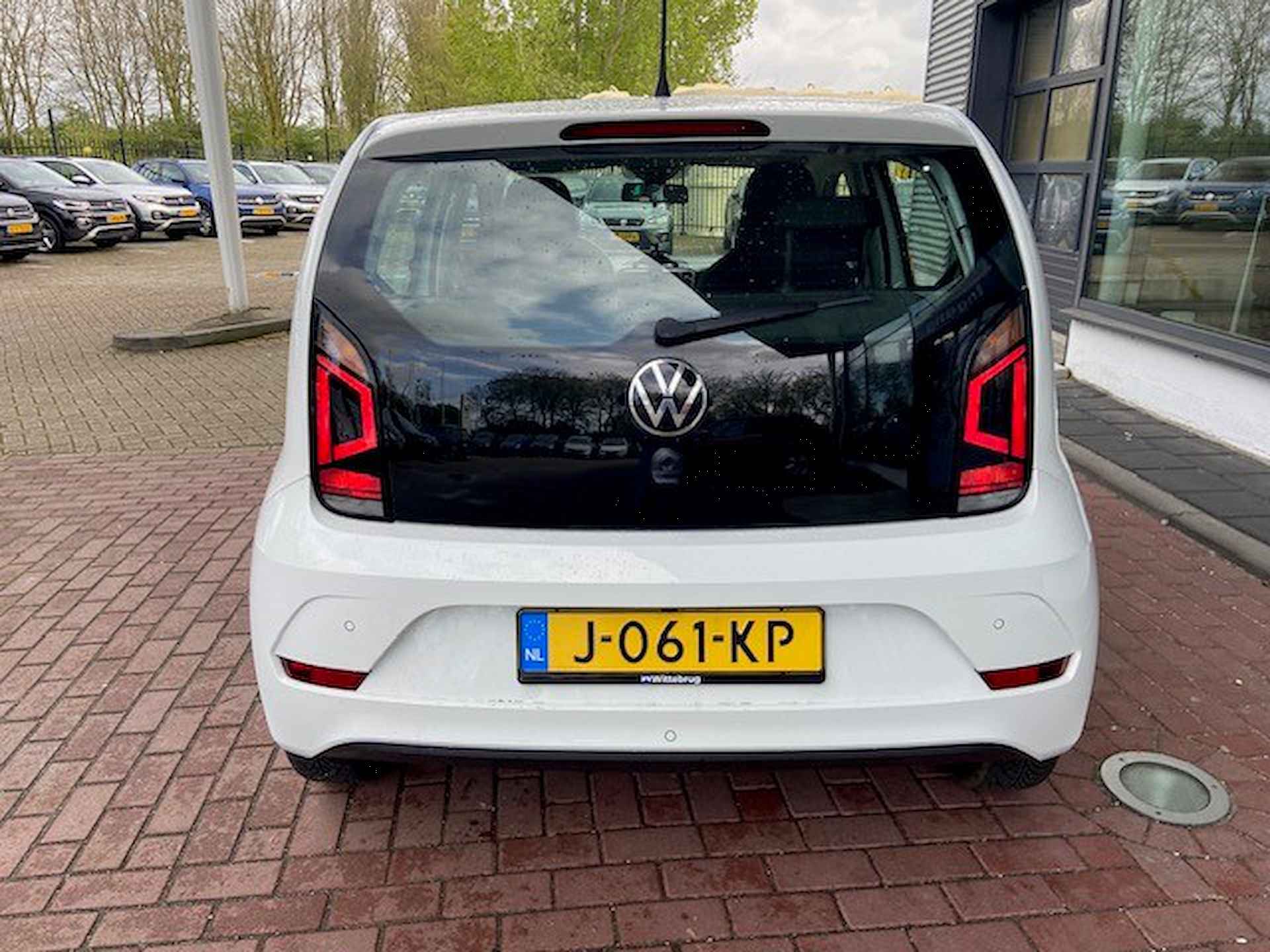 Volkswagen up! 1.0 BMT move up! / Climatronic/ Camera/ Parkeersensor A - 9/16