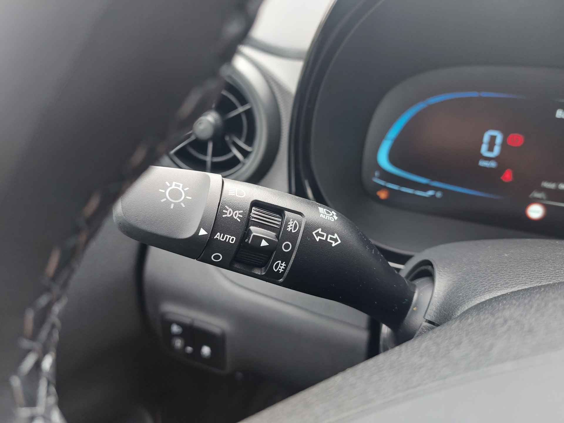 Hyundai i10 1.0 Comfort Smart Facelift! | VAN € 21.890,00 VOOR € 20.245,00 | UIT VOORRAAD LEVERBAAR - 21/26