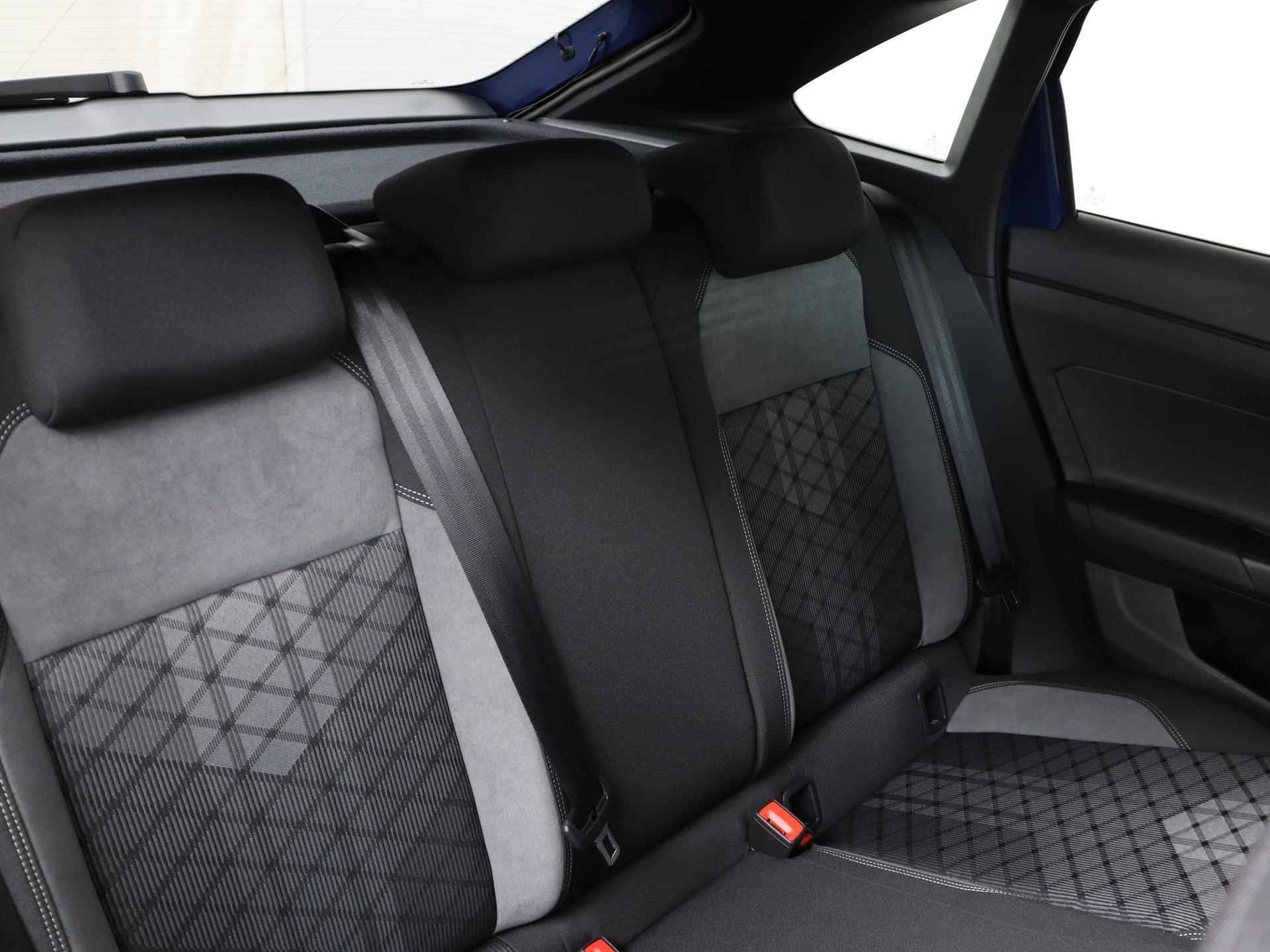 Volkswagen Taigo 1.5 TSI 150PK R-Line Business DSG | Pano.Dak | IQ.Light | Navi | Camera | Keyless | Adaptive Cruise | Stoelverwarming | Apple CarPlay | 18" LM 'Misano' | Getint Glas | - 23/53