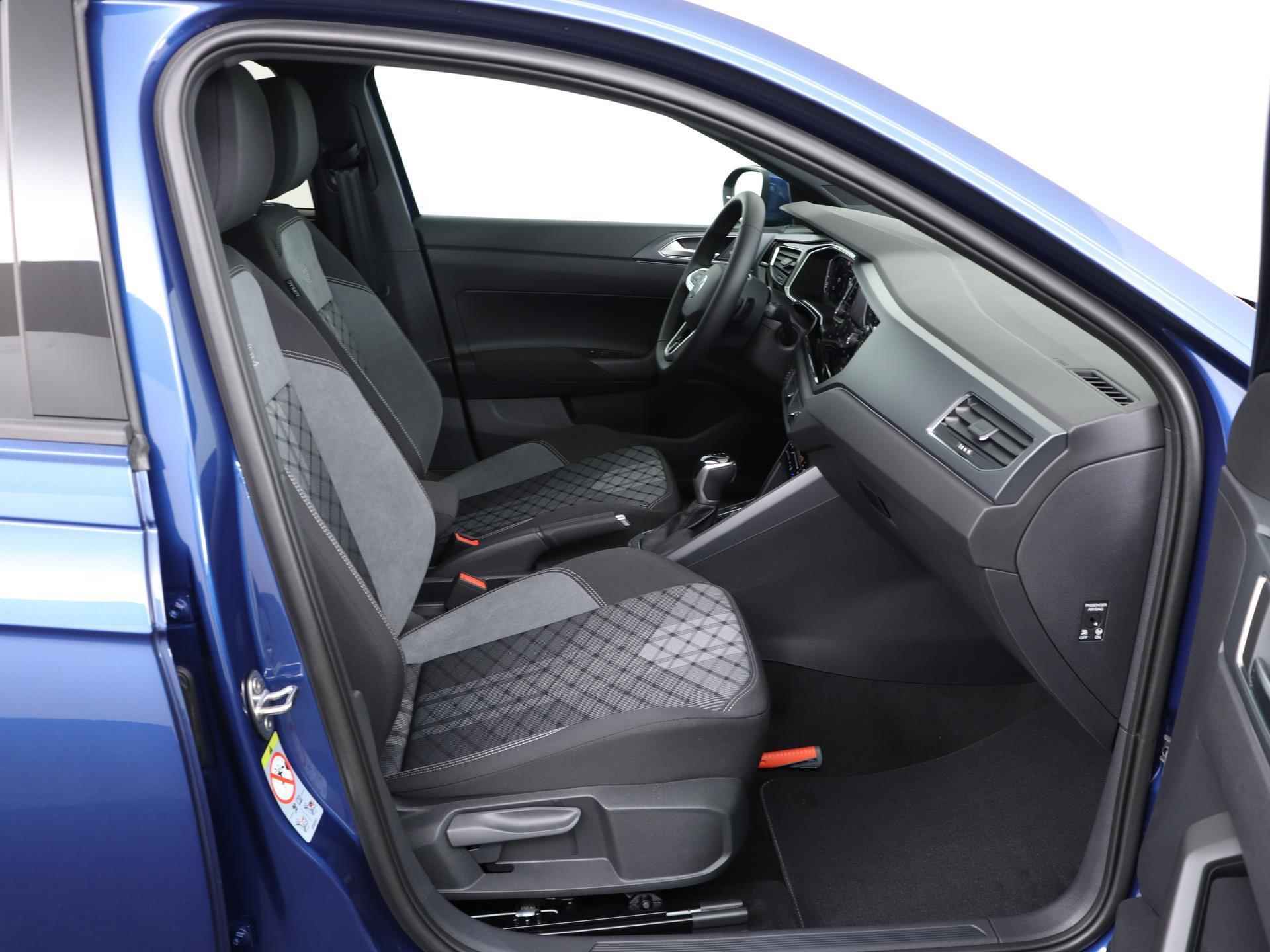 Volkswagen Taigo 1.5 TSI 150PK R-Line Business DSG | Pano.Dak | IQ.Light | Navi | Camera | Keyless | Adaptive Cruise | Stoelverwarming | Apple CarPlay | 18" LM 'Misano' | Getint Glas | - 24/53