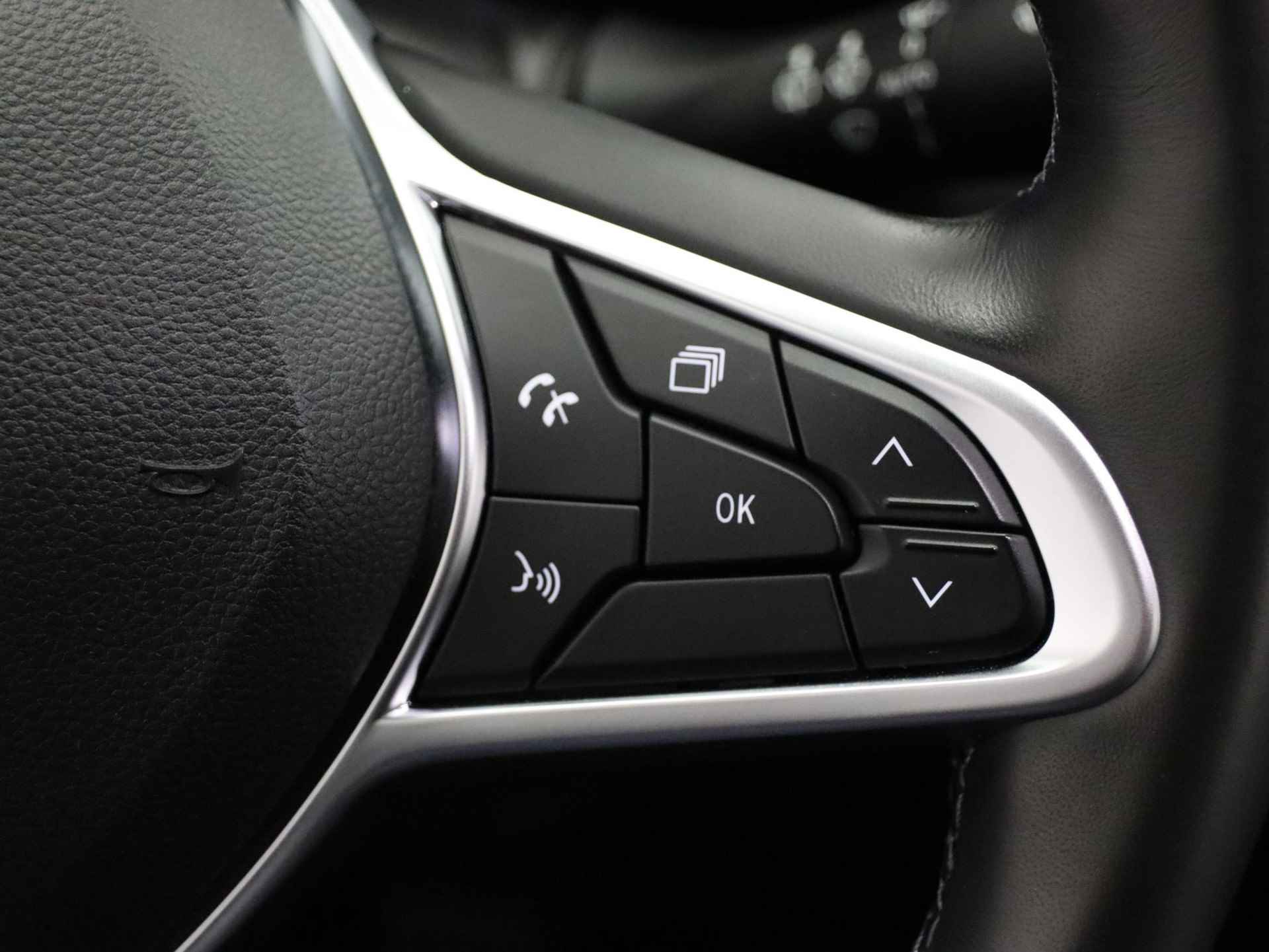 Renault Clio 1.0 TCe Bi-Fuel Intens | Trekhaak | Parkeersensoren achter | Automatische airco | Apple Carplay / android Auto | - 34/38