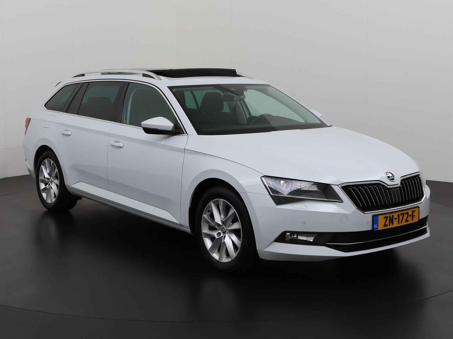 Skoda Superb Combi 1.5 TSI ACT Ambition DSG | Panoramadak | Trekhaak | Zondag Open! - 30/41