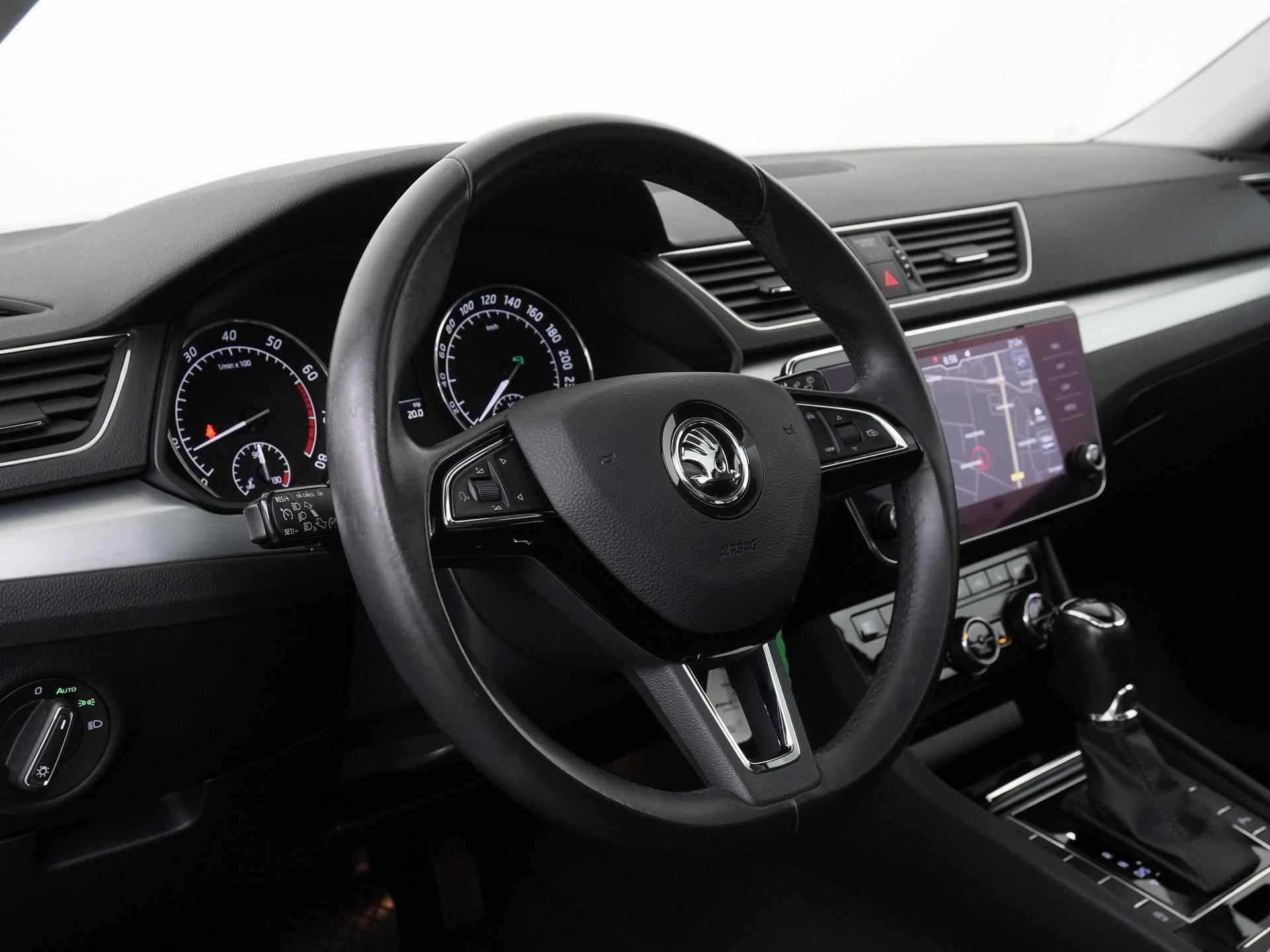 Skoda Superb Combi 1.5 TSI ACT Ambition DSG | Panoramadak | Trekhaak | Zondag Open! - 34/41