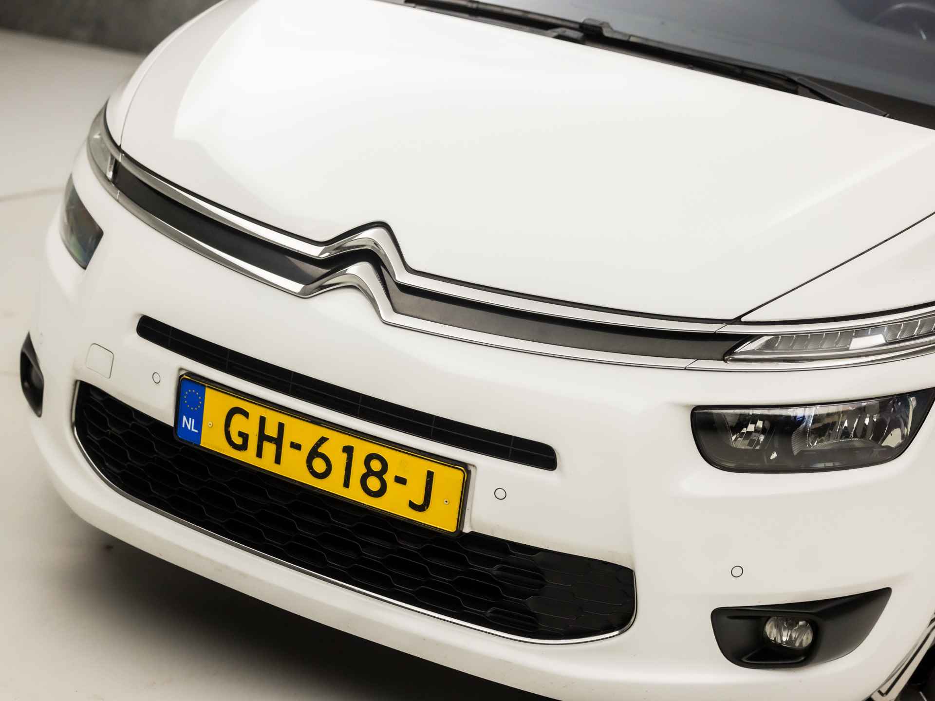 Citroën Grand C4 Picasso 1.2 PureTech Sport 7 Persoons (PANORAMADAK, NAVIGATIE, CAMERA, GETINT GLAS, LEDER, SPORTSTOELEN, CRUISE, PARKEERSENSOREN, NIEUWE APK, NIEUWSTAAT) - 29/33