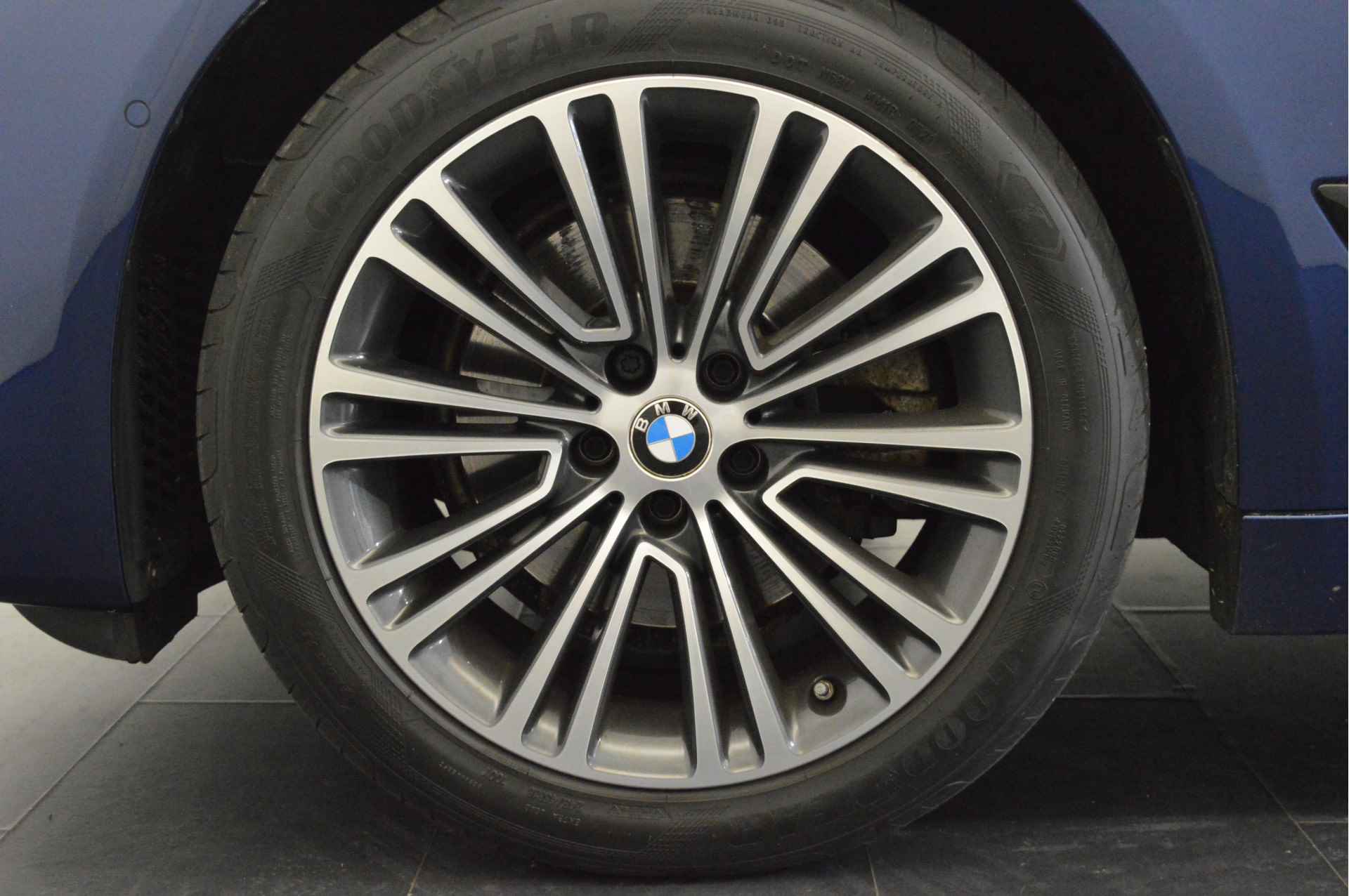 BMW 5 Serie Touring 520i High Executive Sport Line Automaat / Trekhaak / Sportstoelen / Stoelverwarming / Parking Assistant / Verwarmd stuurwiel / Navigatie Professional - 5/22