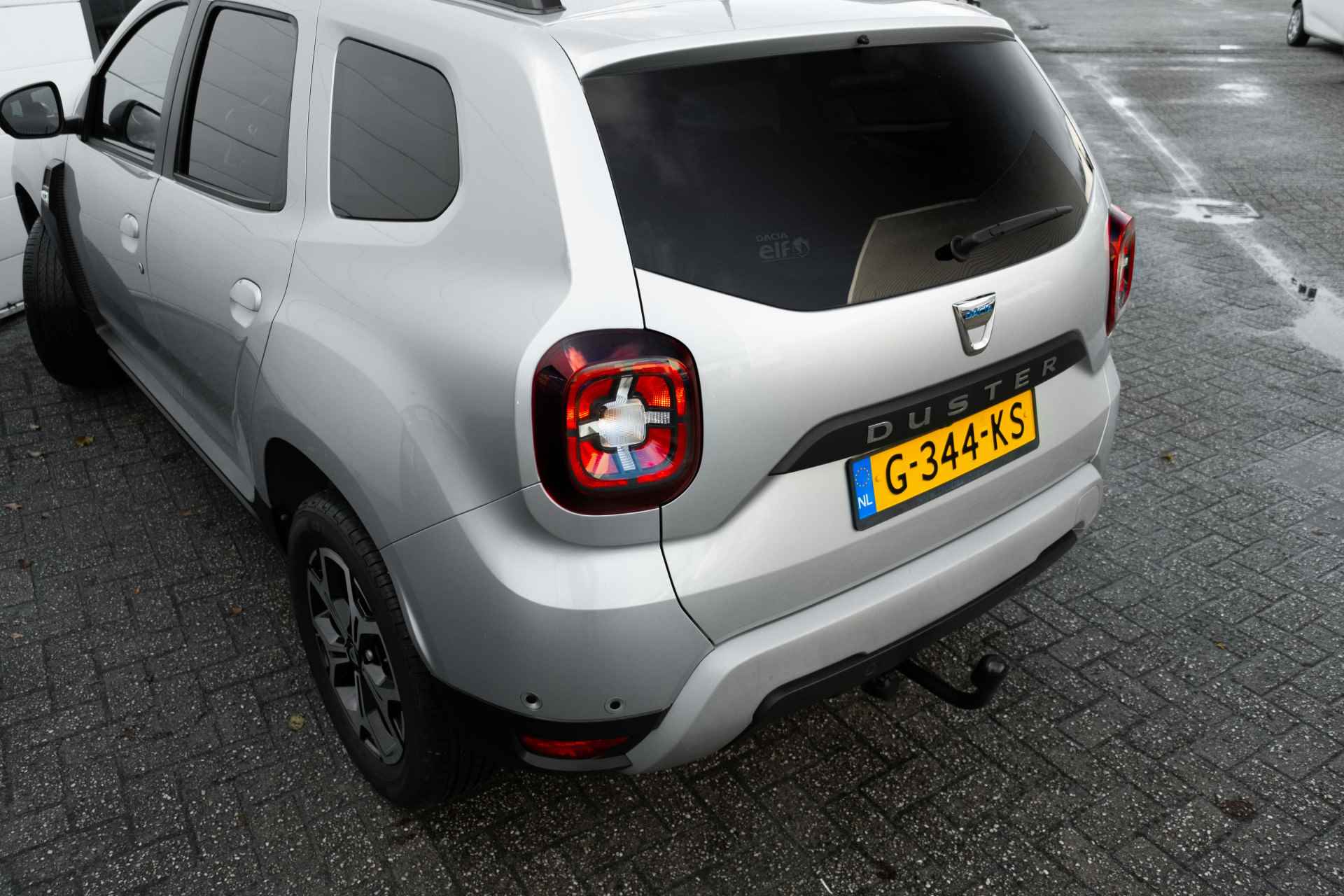 Dacia Duster 1.3 TCe 150 PK Prestige | Trekhaak | Camera achter | Apple car Play | | incl. Bovag rijklaarpakket met 12 maanden garantie | - 25/50