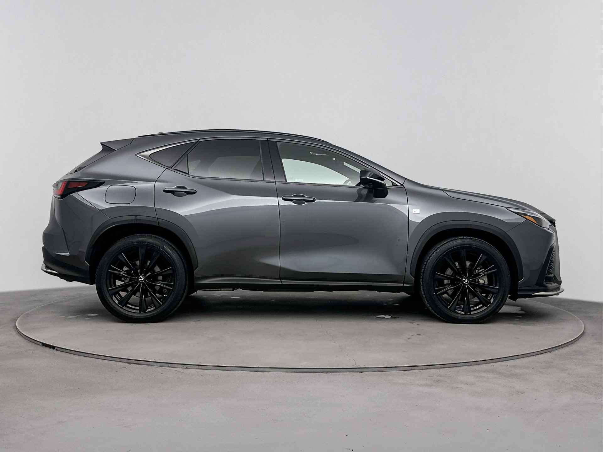 Lexus NX 450h+ AWD F Sport Line Limited | Schuifdak | Lederen bekleding | Draadloze telefoonlader | - 27/39