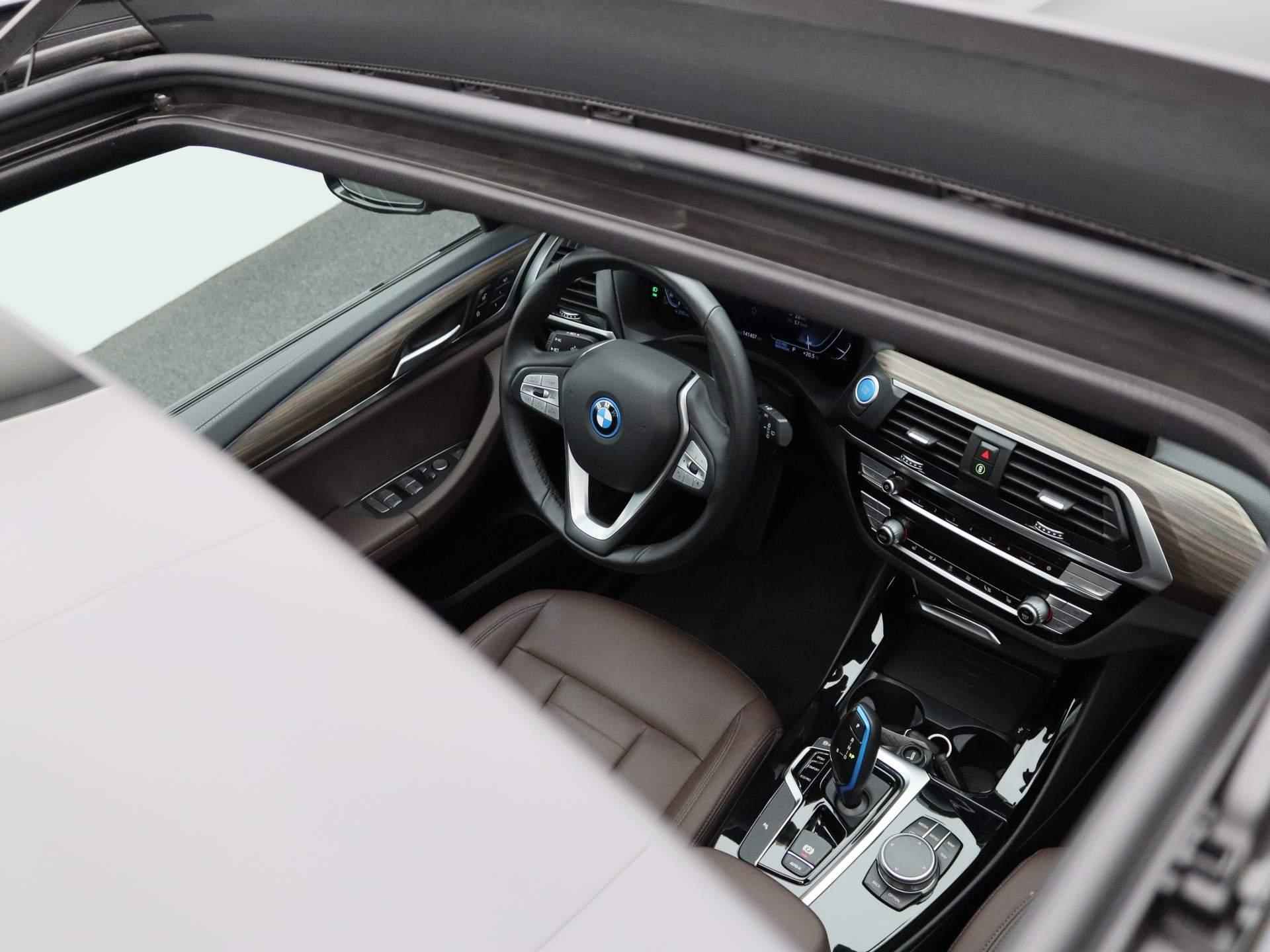 BMW iX3 Executive 80 kWh | Navigatie | Lederen Bekleding | Lichtmetalen Velgen | Panoramadak | Parkeersensoren | LED | Camera | - 38/46