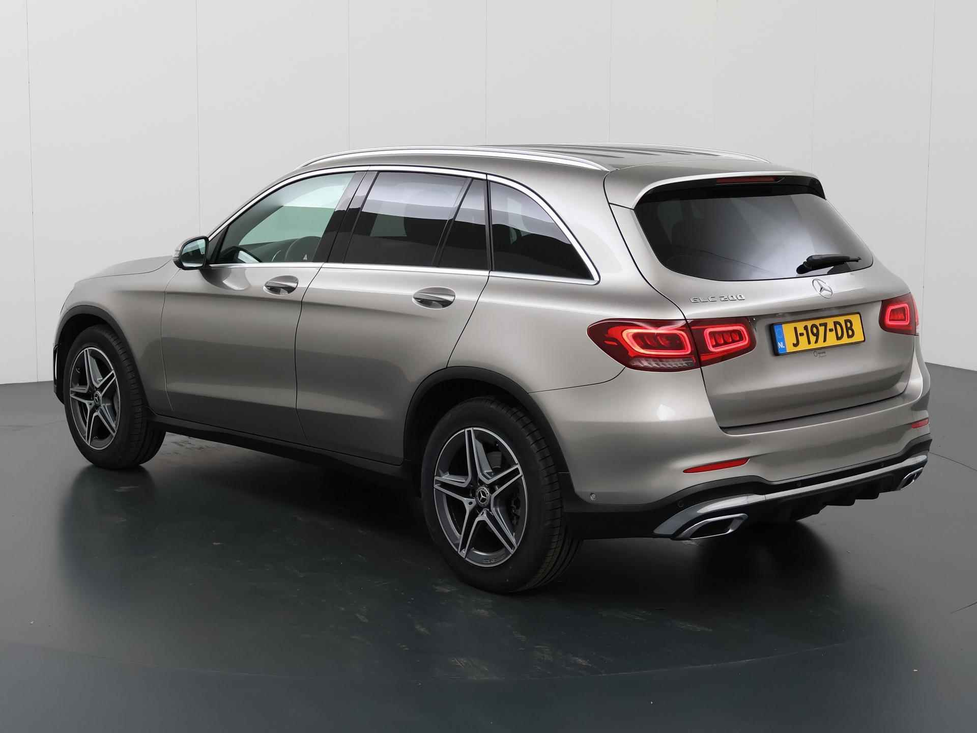 Mercedes-Benz GLC-klasse 200 AMG Premium | Dodehoekassistent | Digitaal Dashboard | Achteruitrijcamera | Sfeerverlichting | - 23/46