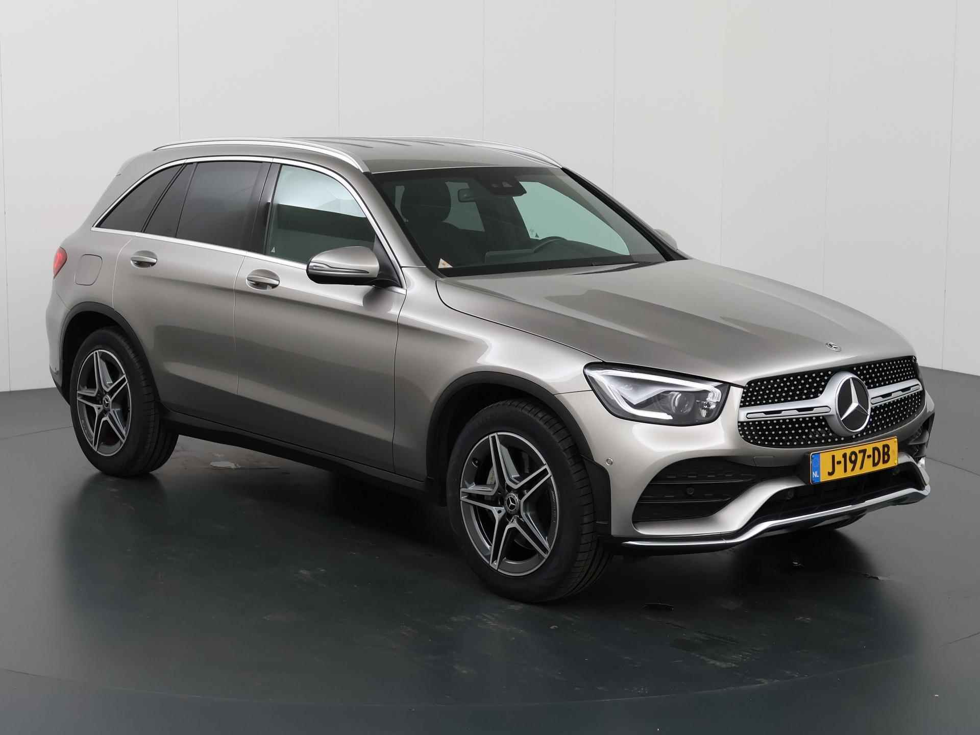 Mercedes-Benz GLC-klasse 200 AMG Premium | Dodehoekassistent | Digitaal Dashboard | Achteruitrijcamera | Sfeerverlichting | - 24/46