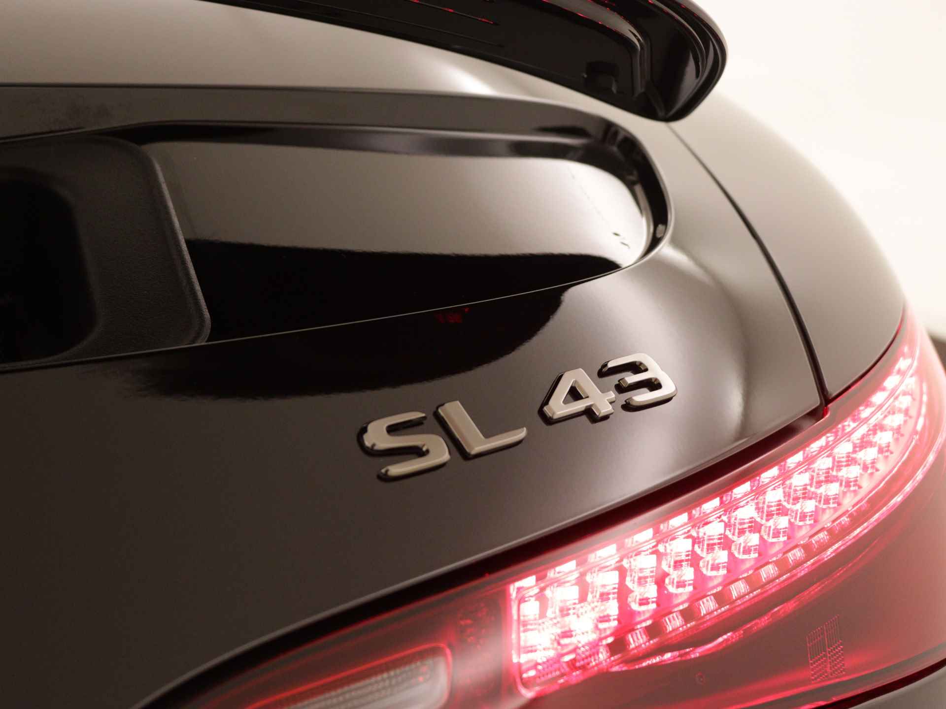 Mercedes-Benz SL-Klasse Roadster 43 | AMG Carbon | 21 inch AMG-velgen | AMG Nightpakket II | Premium Plus pakket | Burmester Surround Sound systeem | Head-up display | - 35/48