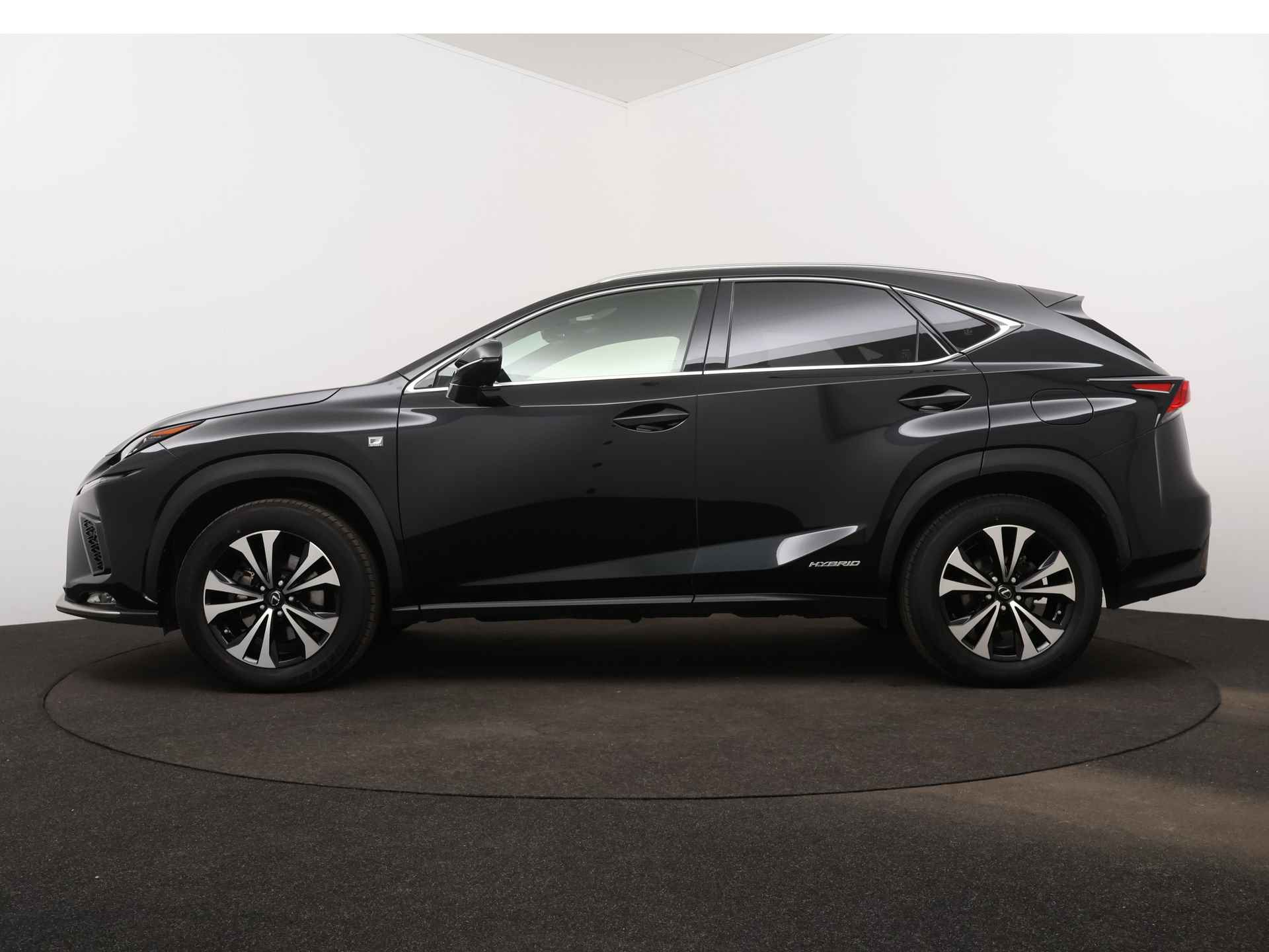 Lexus NX 300h AWD F-Sport Limited | Trekhaak | Premium Navigatie | Safety System | - 4/47