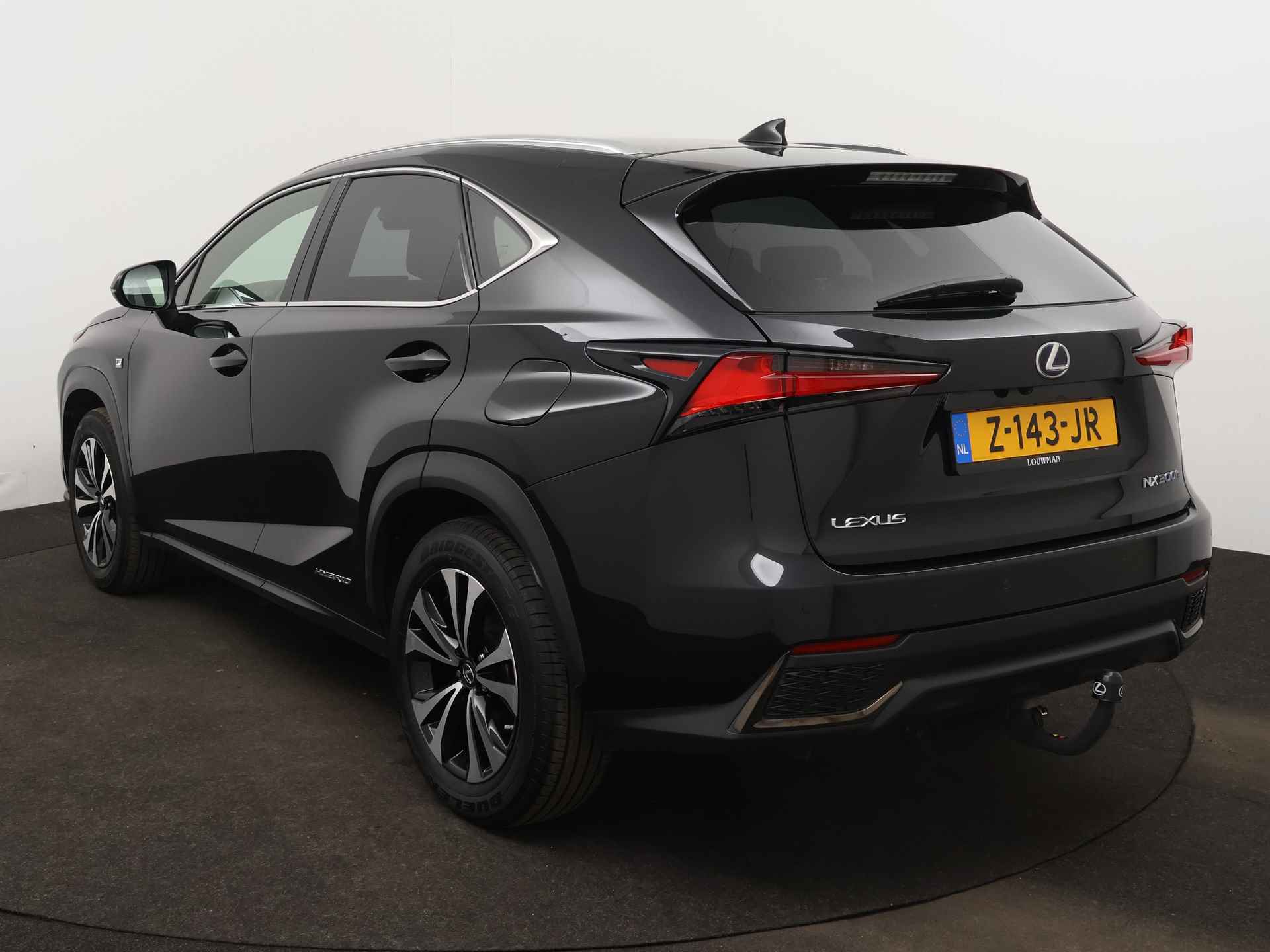 Lexus NX 300h AWD F-Sport Limited | Trekhaak | Premium Navigatie | Safety System | - 17/47