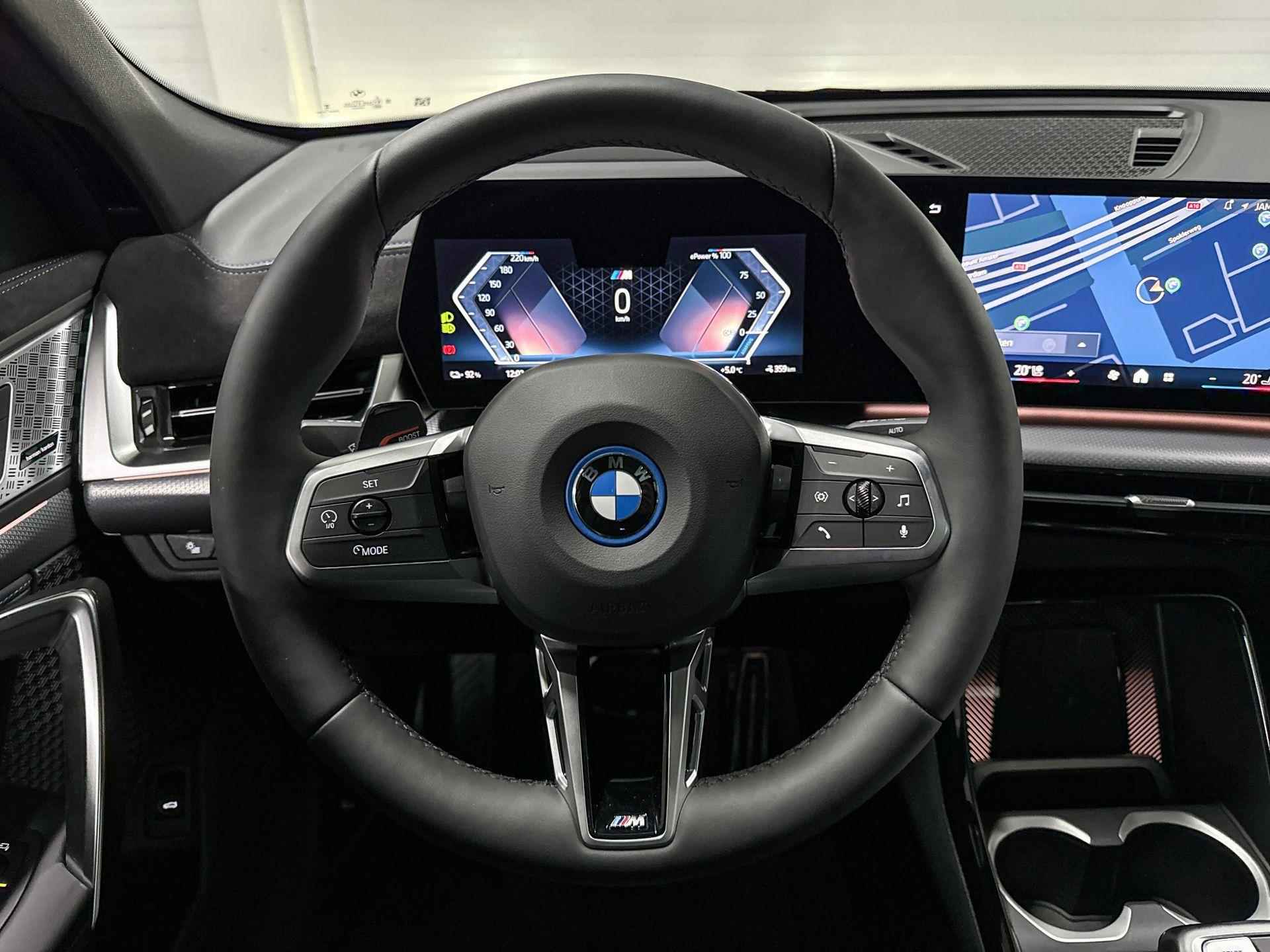 BMW iX2 eDrive20 | M-Sport Pro | Innovation Pack | Head-up Display | Harman/Kardon | Panoramadak | Comfort Access - 14/30