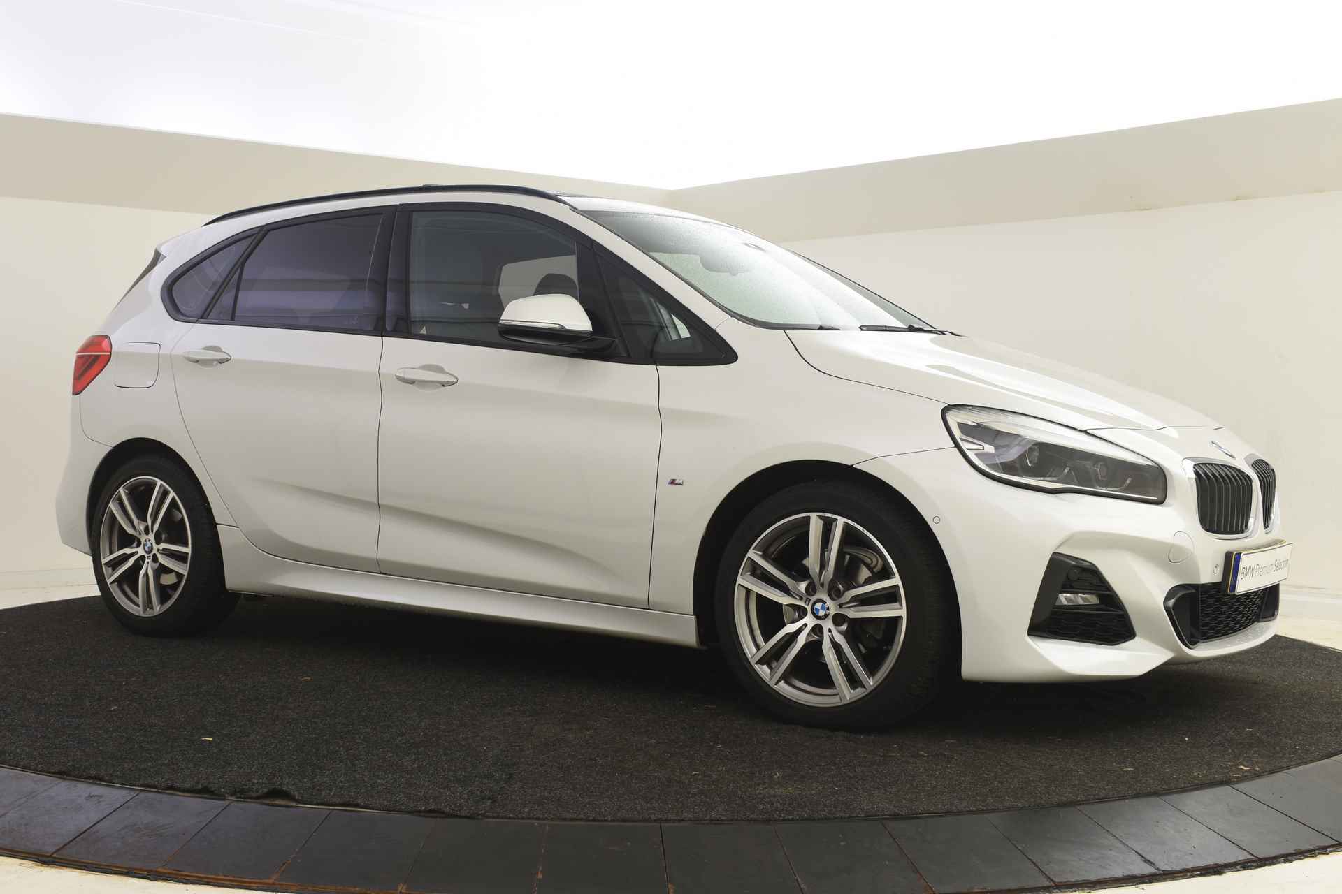 BMW 2 Serie Active Tourer 218i High Executive M Sport Automaat / Panoramadak / Sportstoelen / Stoelverwarming / LED / Head-Up / Park Assistant / Cruise Control / Navigatie Plus - 23/41