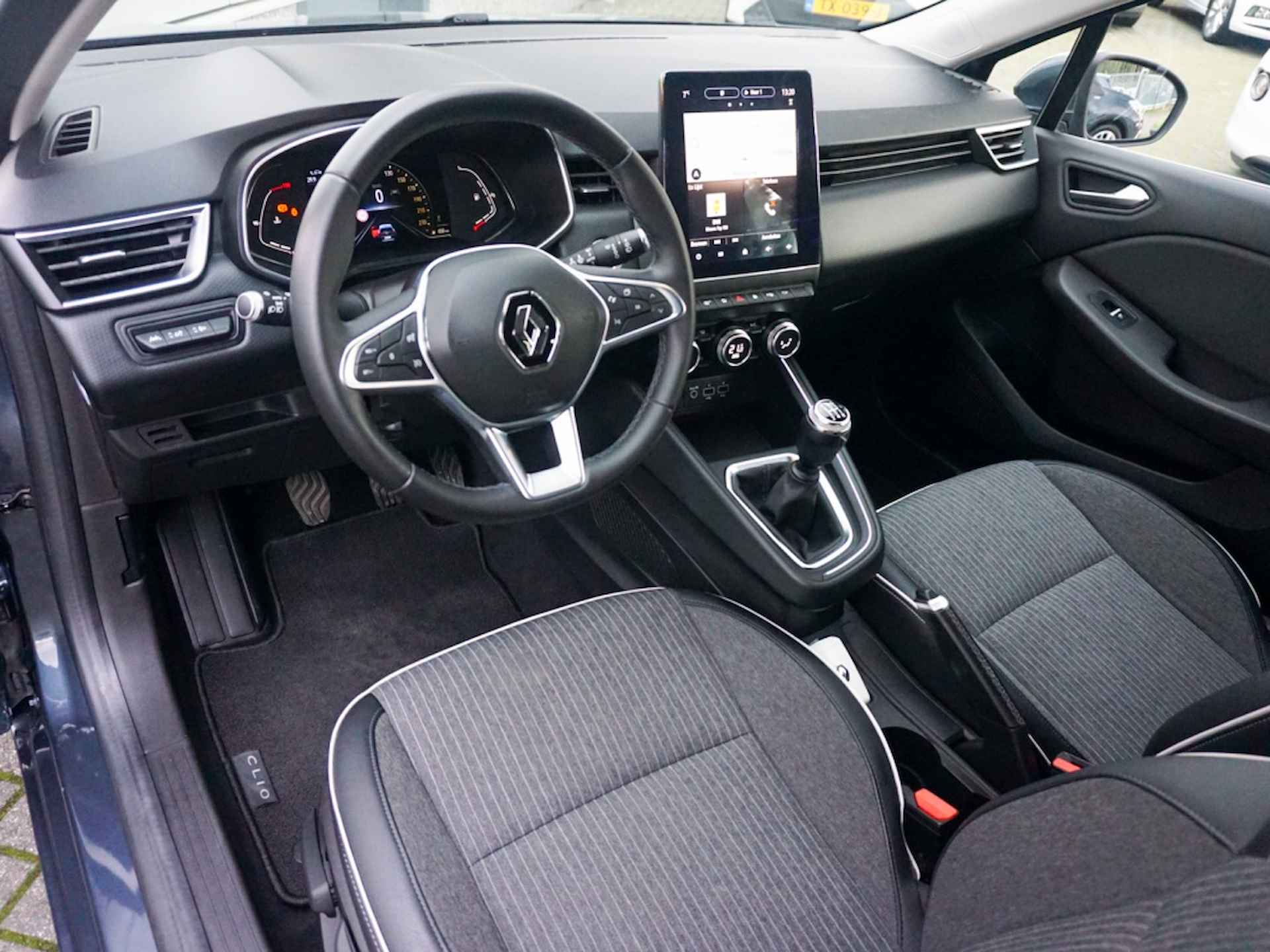 Renault Clio 1.0 TCe Intens Groot navi | 360 Camera | CarPlay | Half Leder | - 3/25