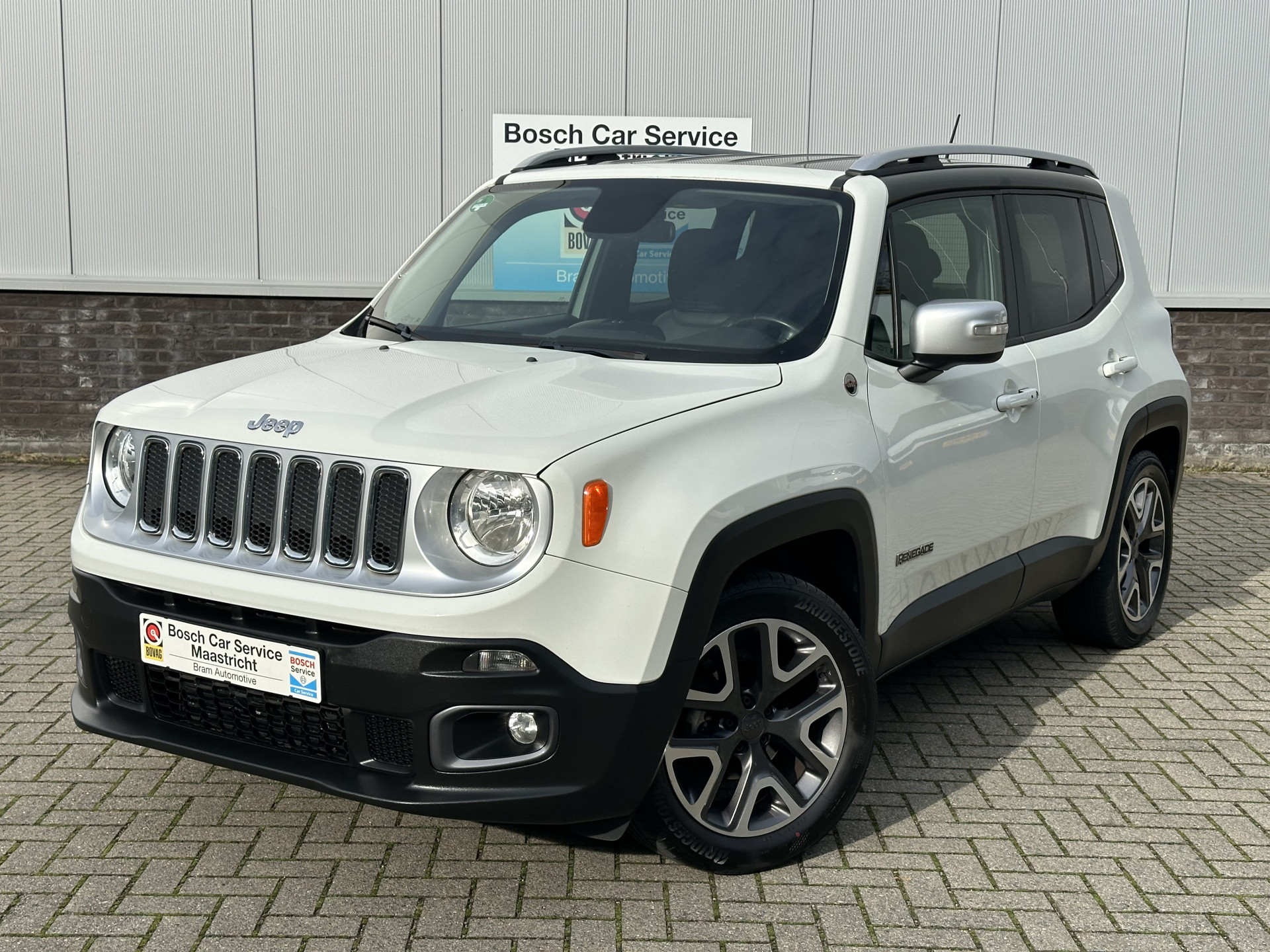 Jeep Renegade 1.4 MultiAir LIMITED | Key-less | Leer | 18" | PDC | Climate | Garantie  Interesse, Proefrit? Bel of app met: 06-24 28 28 42