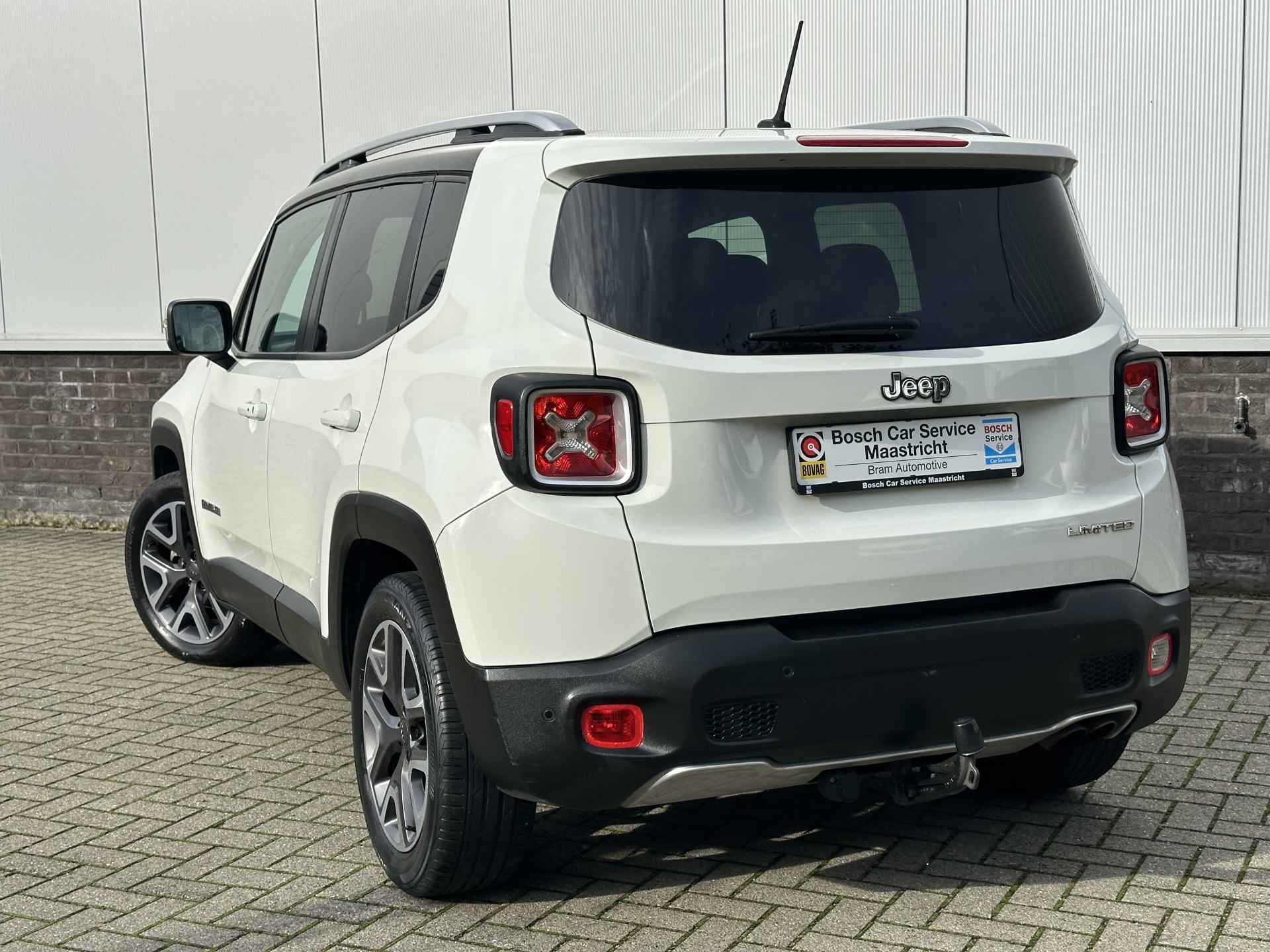 Jeep Renegade 1.4 MultiAir LIMITED | Key-less | Leer | 18" | PDC | Climate | Garantie  Interesse, Proefrit? Bel of app met: 06-24 28 28 42 - 7/29