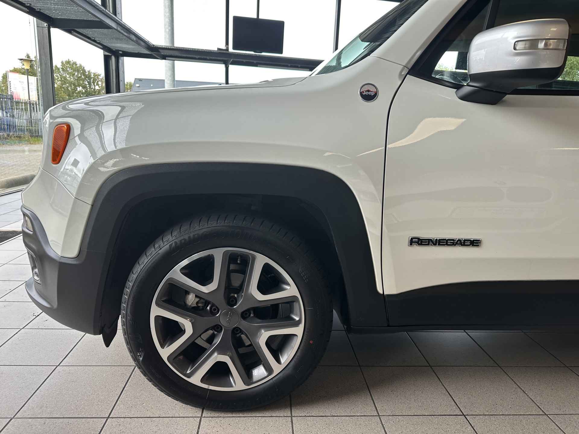 Jeep Renegade 1.4 MultiAir LIMITED | Key-less | Leer | 18" | PDC | Climate | Garantie  Interesse, Proefrit? Bel of app met: 06-24 28 28 42 - 24/29