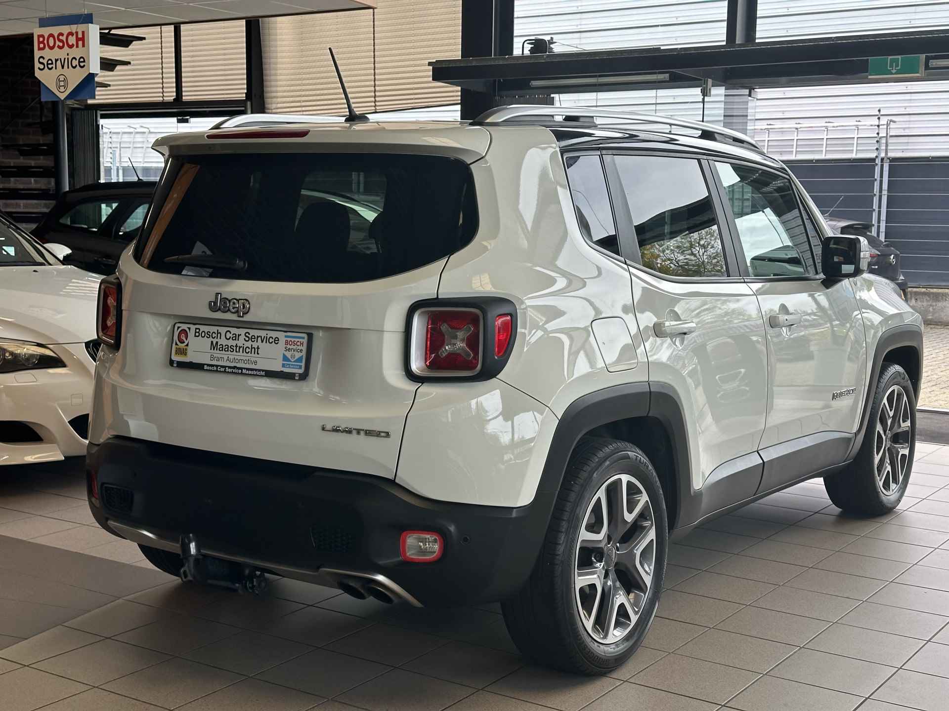 Jeep Renegade 1.4 MultiAir LIMITED | Key-less | Leer | 18" | PDC | Climate | Garantie  Interesse, Proefrit? Bel of app met: 06-24 28 28 42 - 26/29