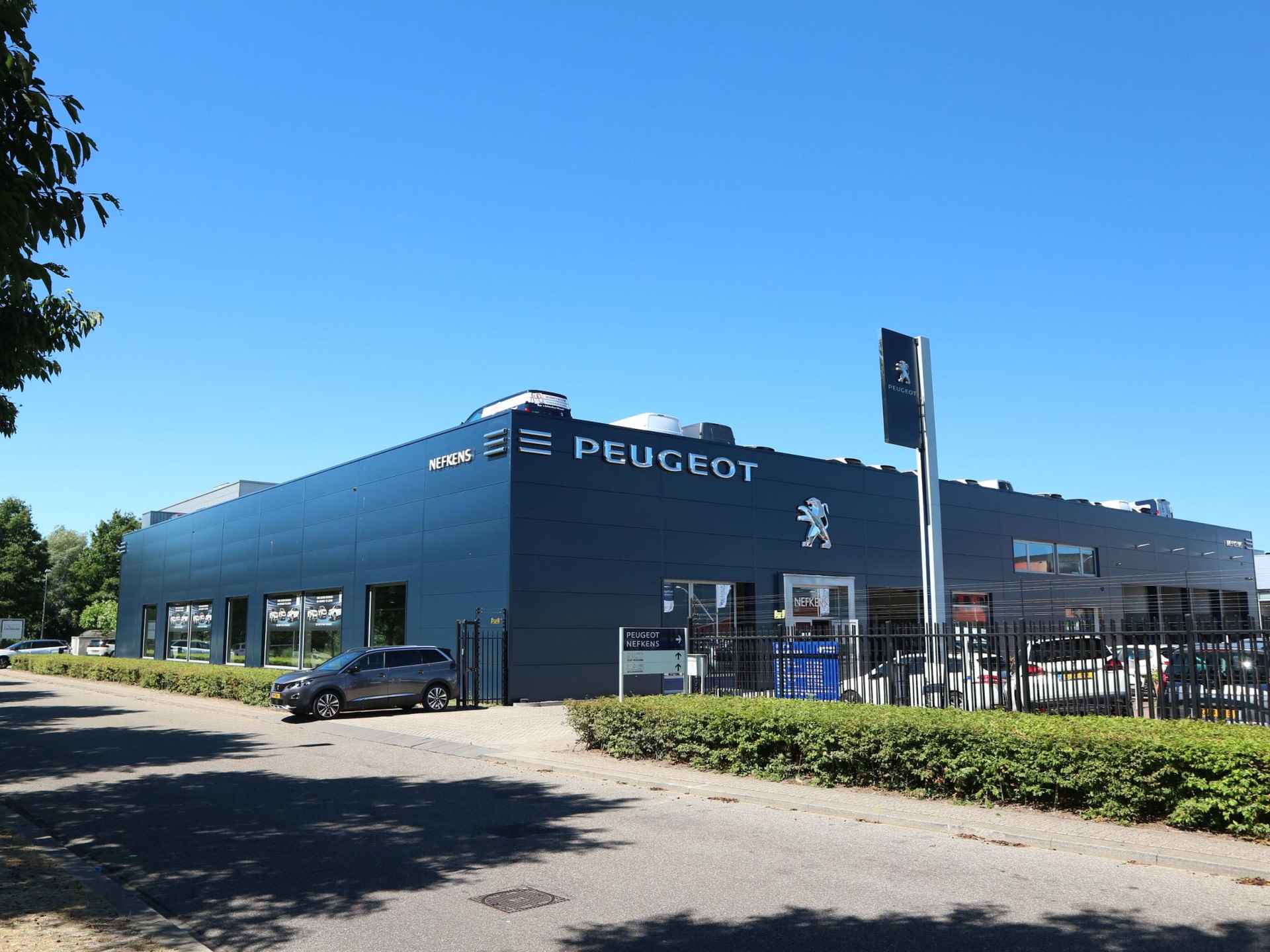 Peugeot e-208 EV GT Pack 50 kWh 136 pk | Stoelverwarming | Navigatie | Achteruitrijcamera | Adaptieve cruise control | All season - 34/36