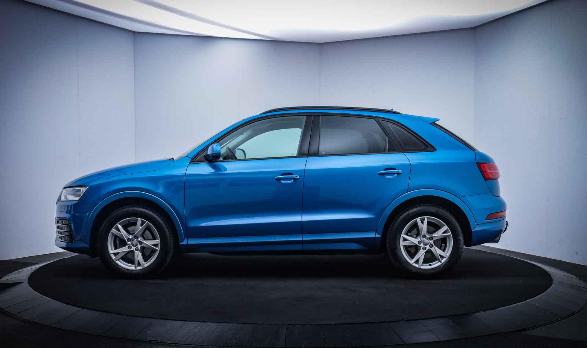 Audi Q3 1.4TFSI DESIGN LINE XENON/NAVI/STOELVERW./AFN TREKHAAK/CLIMA/CRUISE/PDC/LMV - 12/25